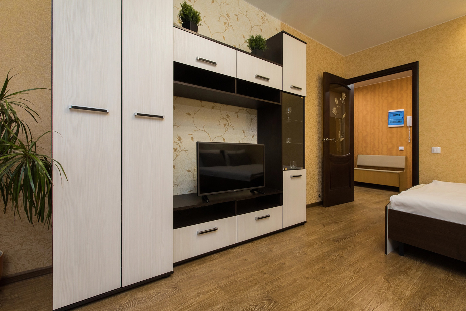 Апартаменты HomeHotel