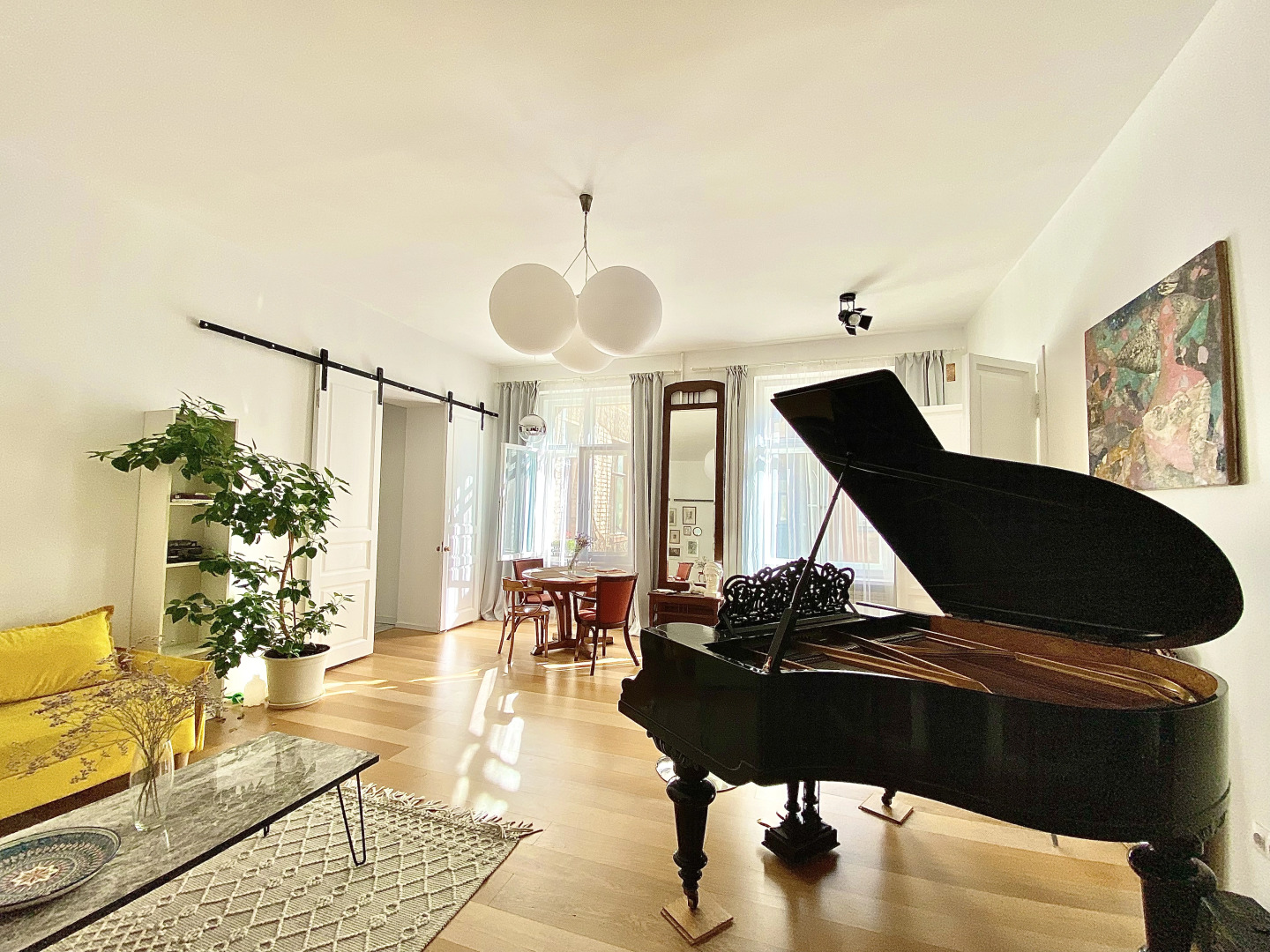 Квартира Art Tolstoy House