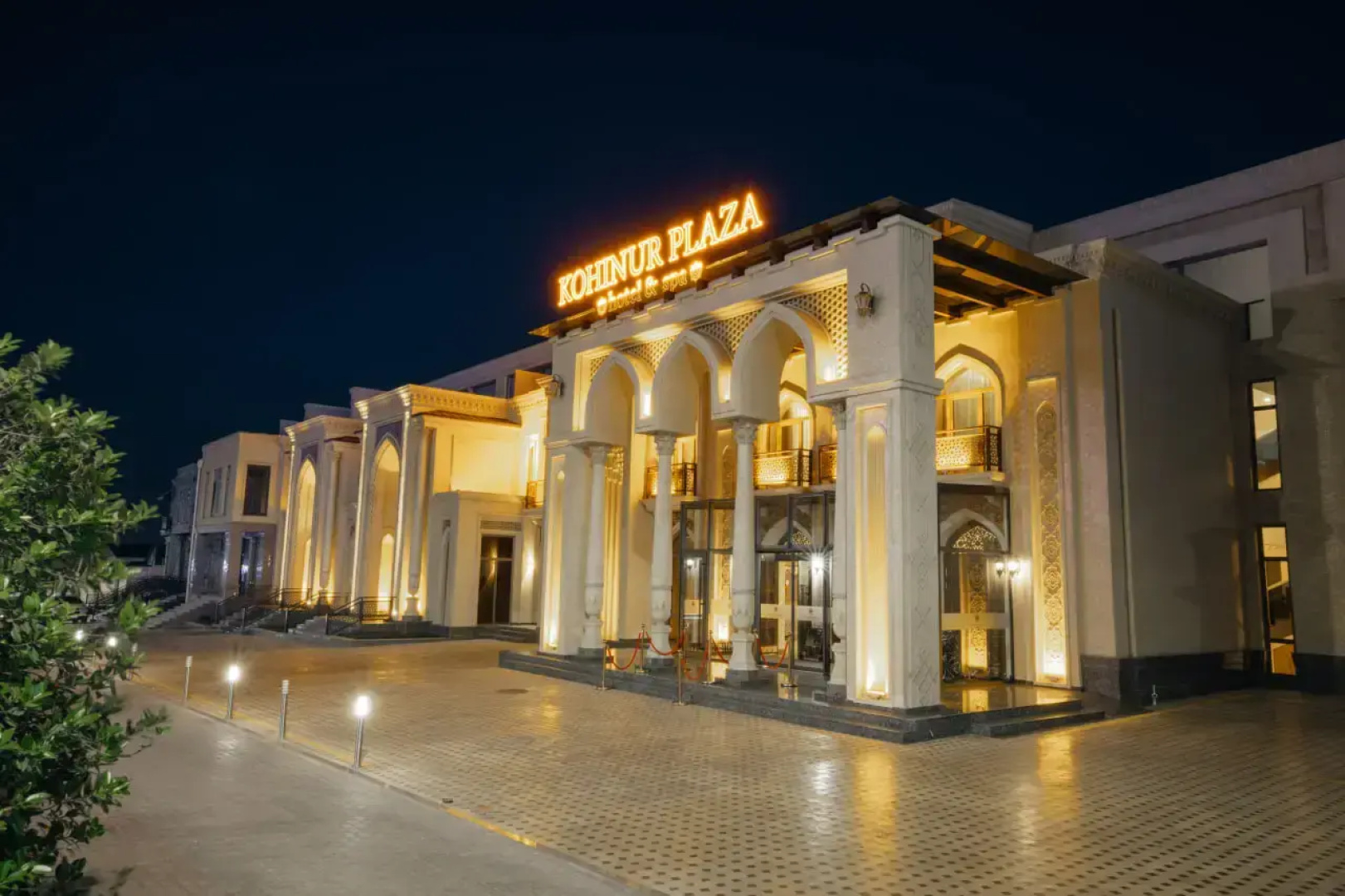 Отель Kohinur Plaza