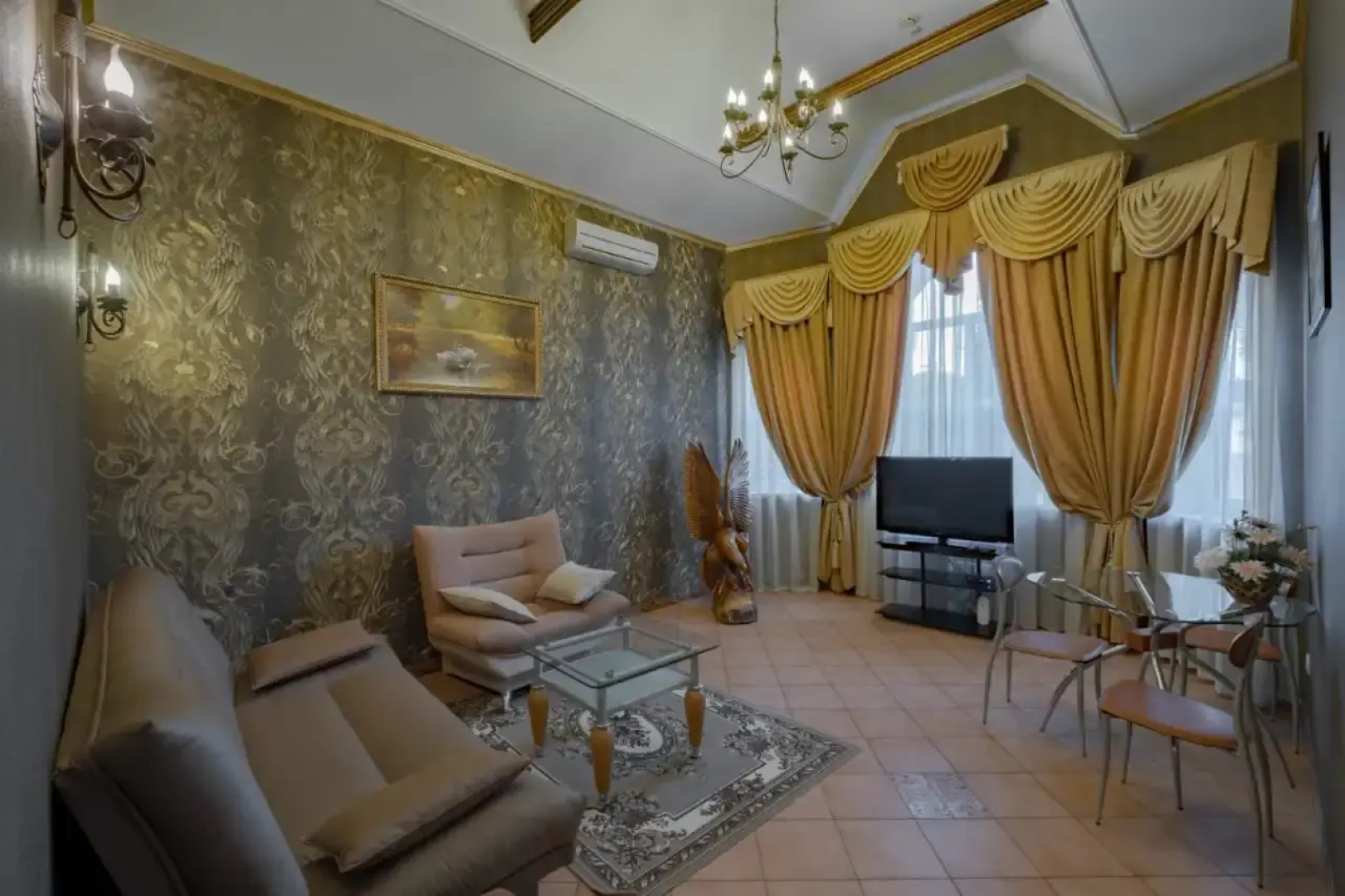 Okhotnichiy Club