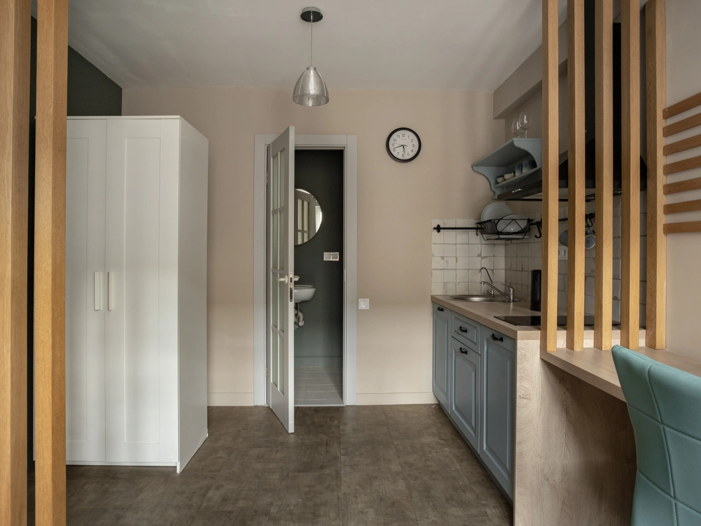 Апартаменты Теорема 1