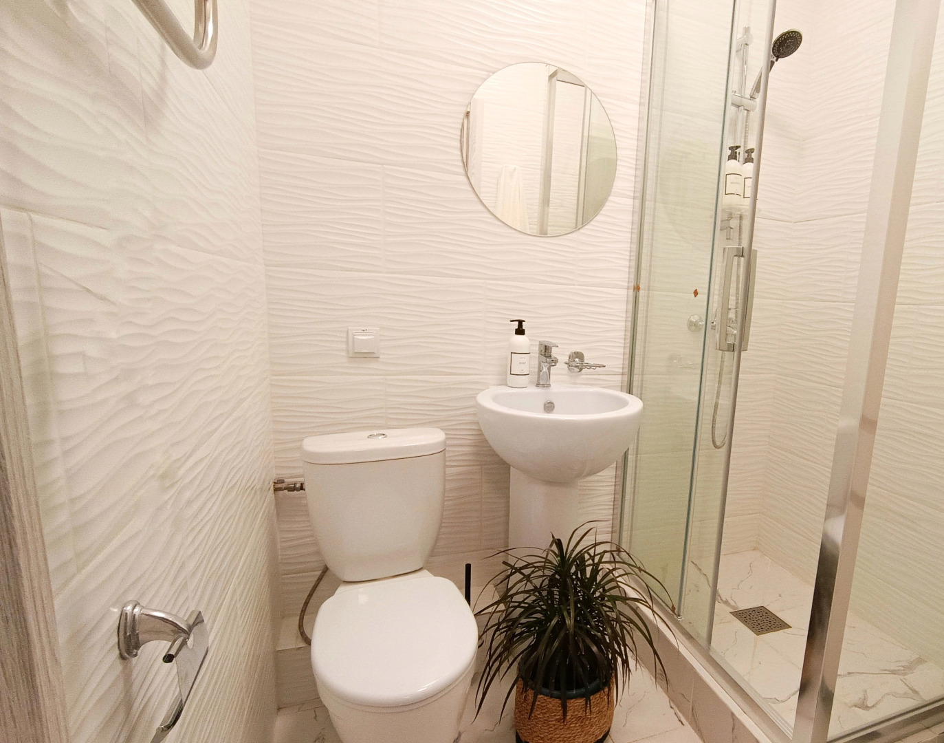 Апартаменты Гости Любят у метро Новопеределкино Розовая