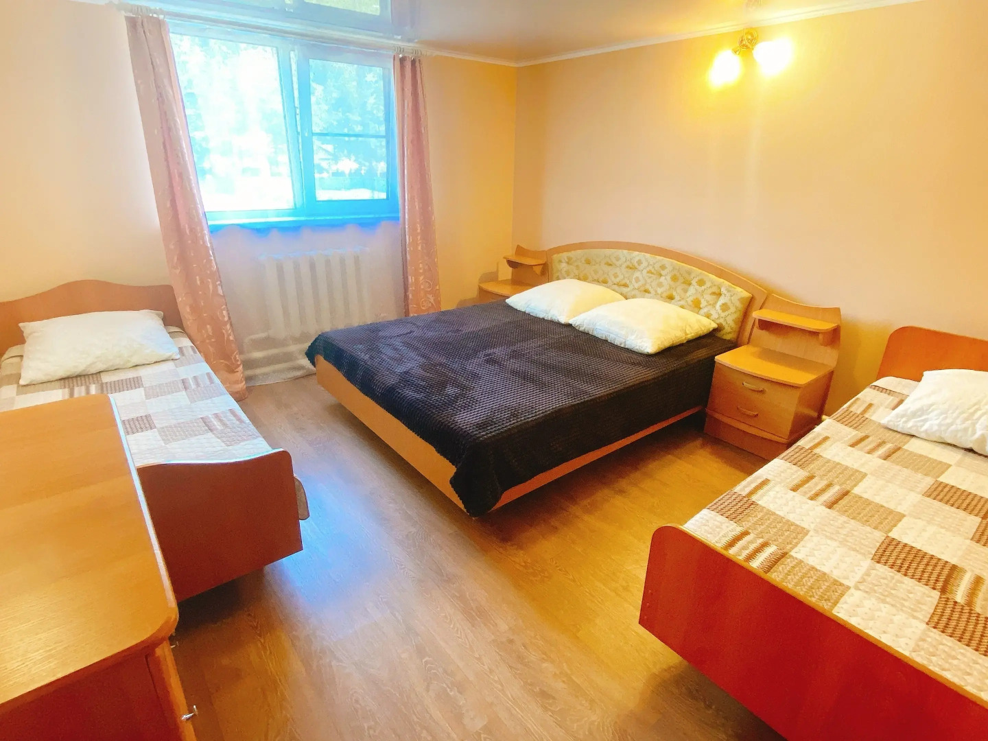 Частный дом с двумя спальнями и кухней на Чемальской