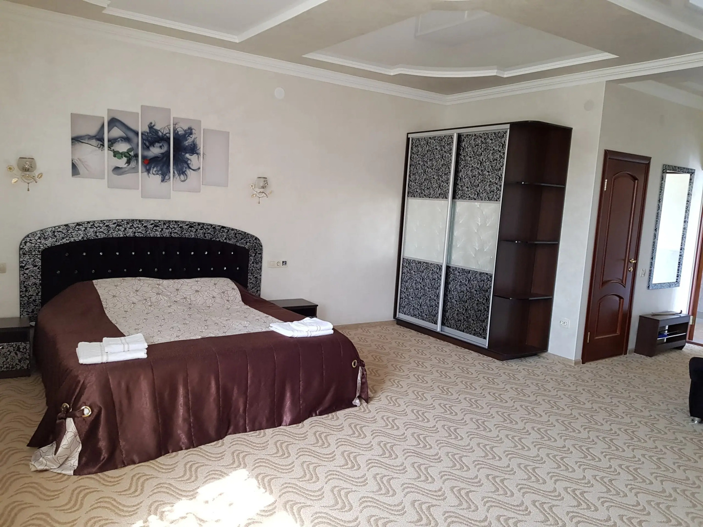 Отель Аристократ