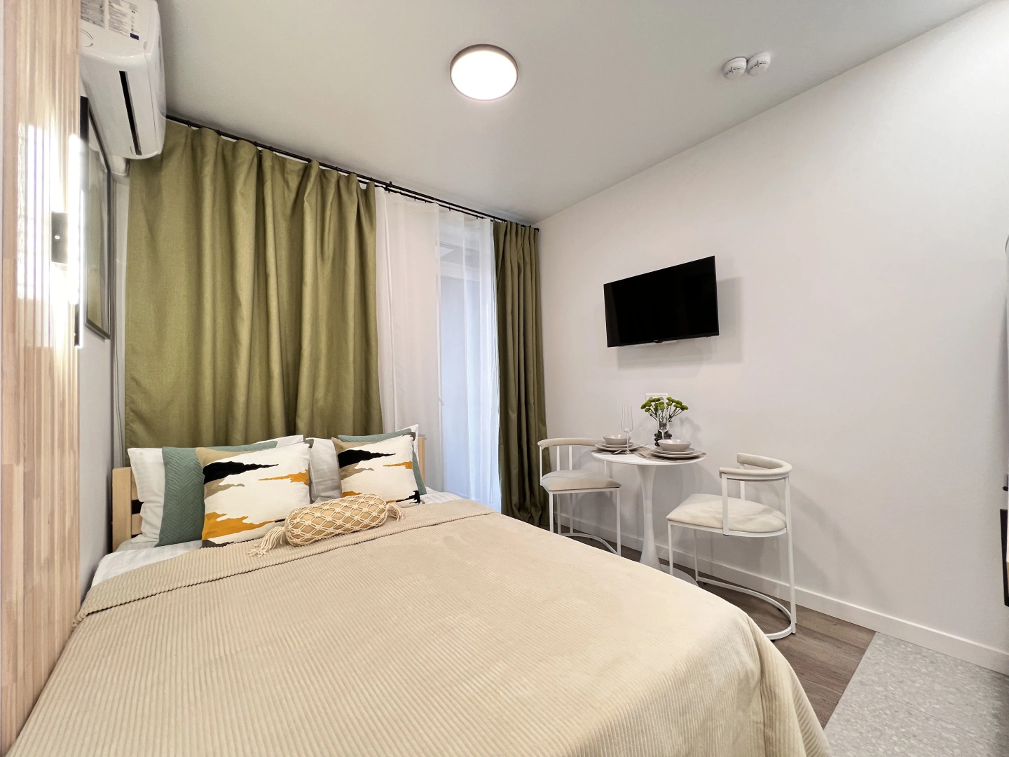 Апартаменты для двоих с выходом на набережную