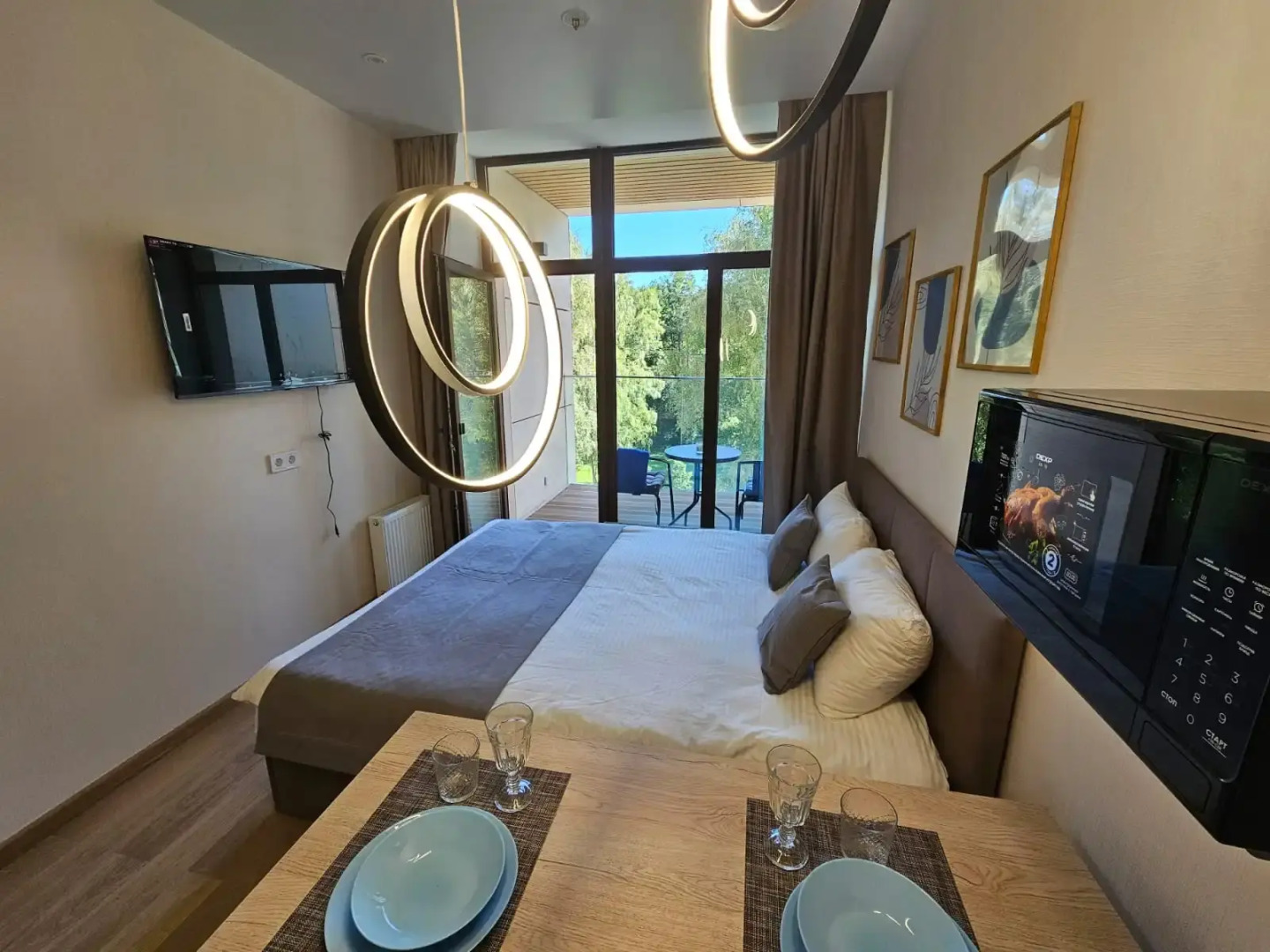 Апартаменты студия 404