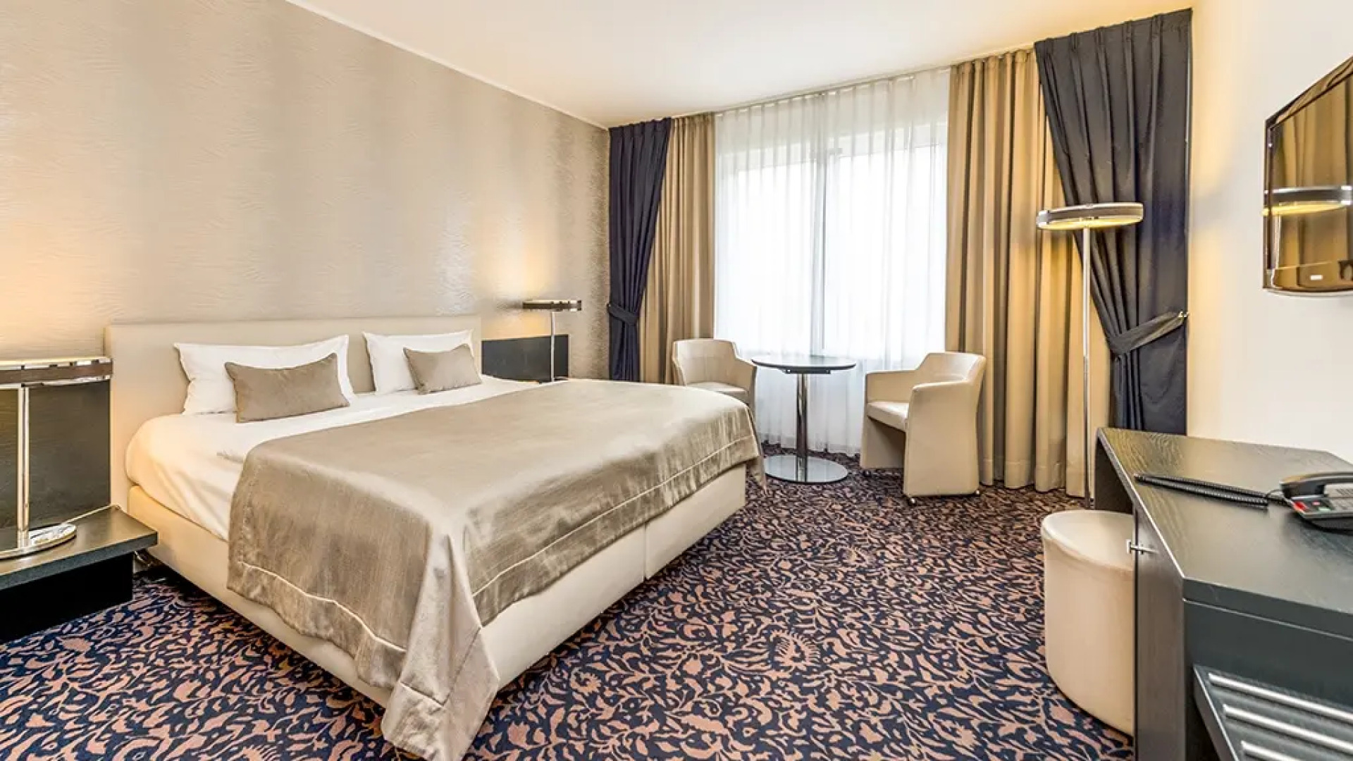 Отель Alvisse Parc