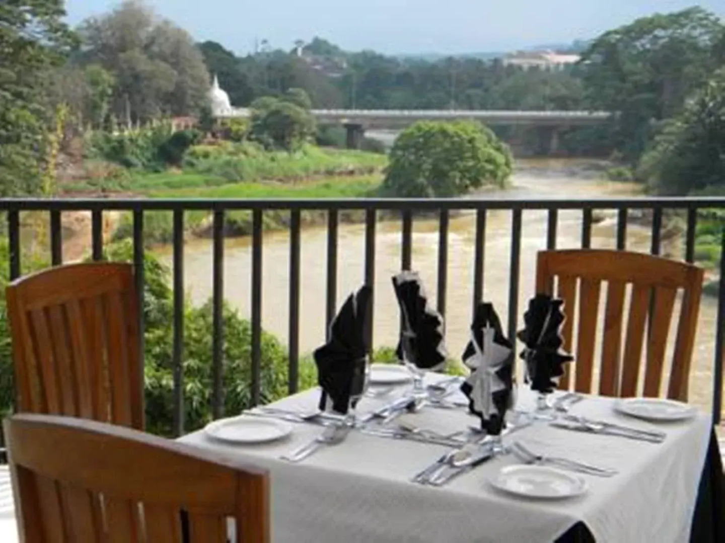 Oak Ray Regency Hotel