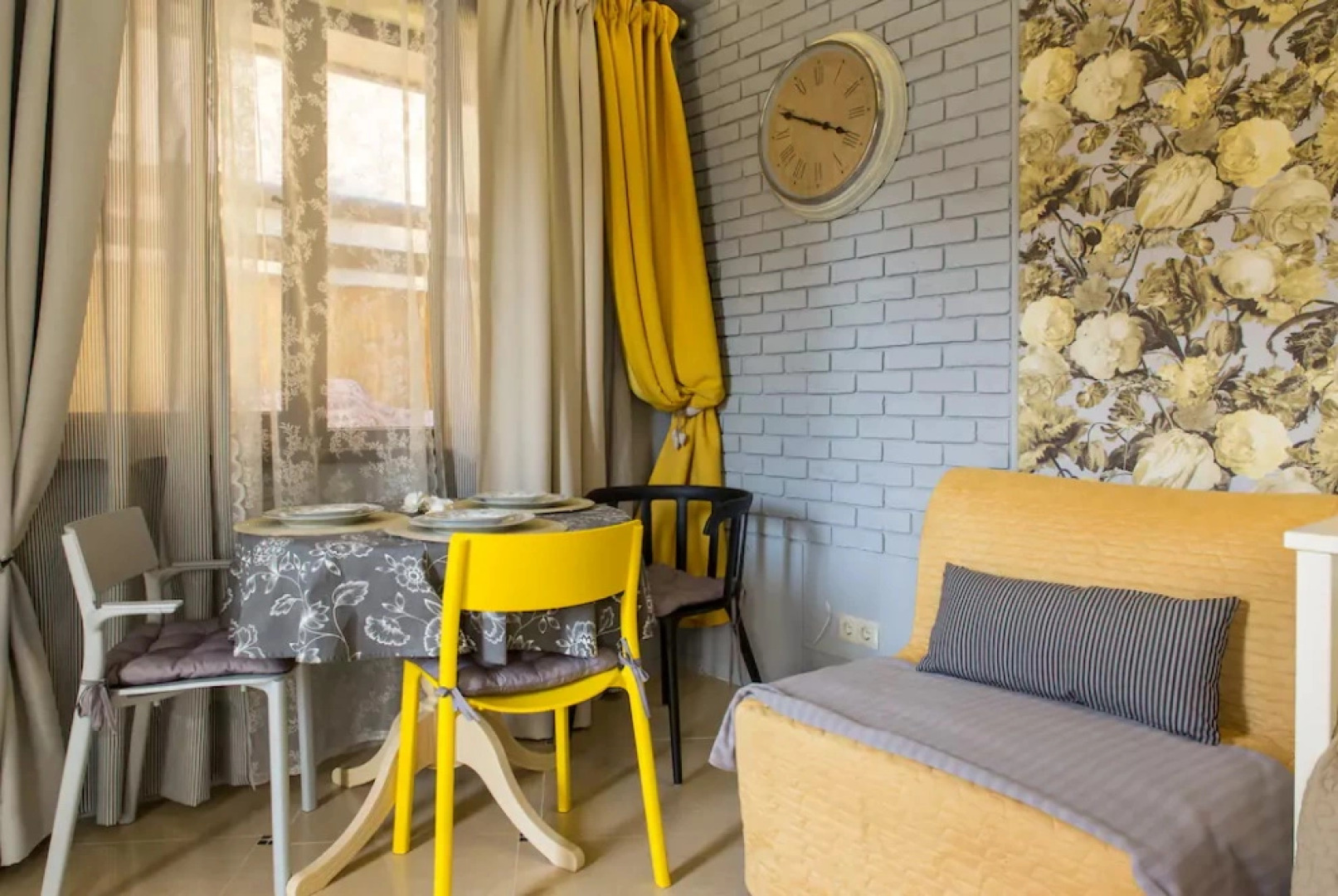 Апартаменты Mountains and Flowers