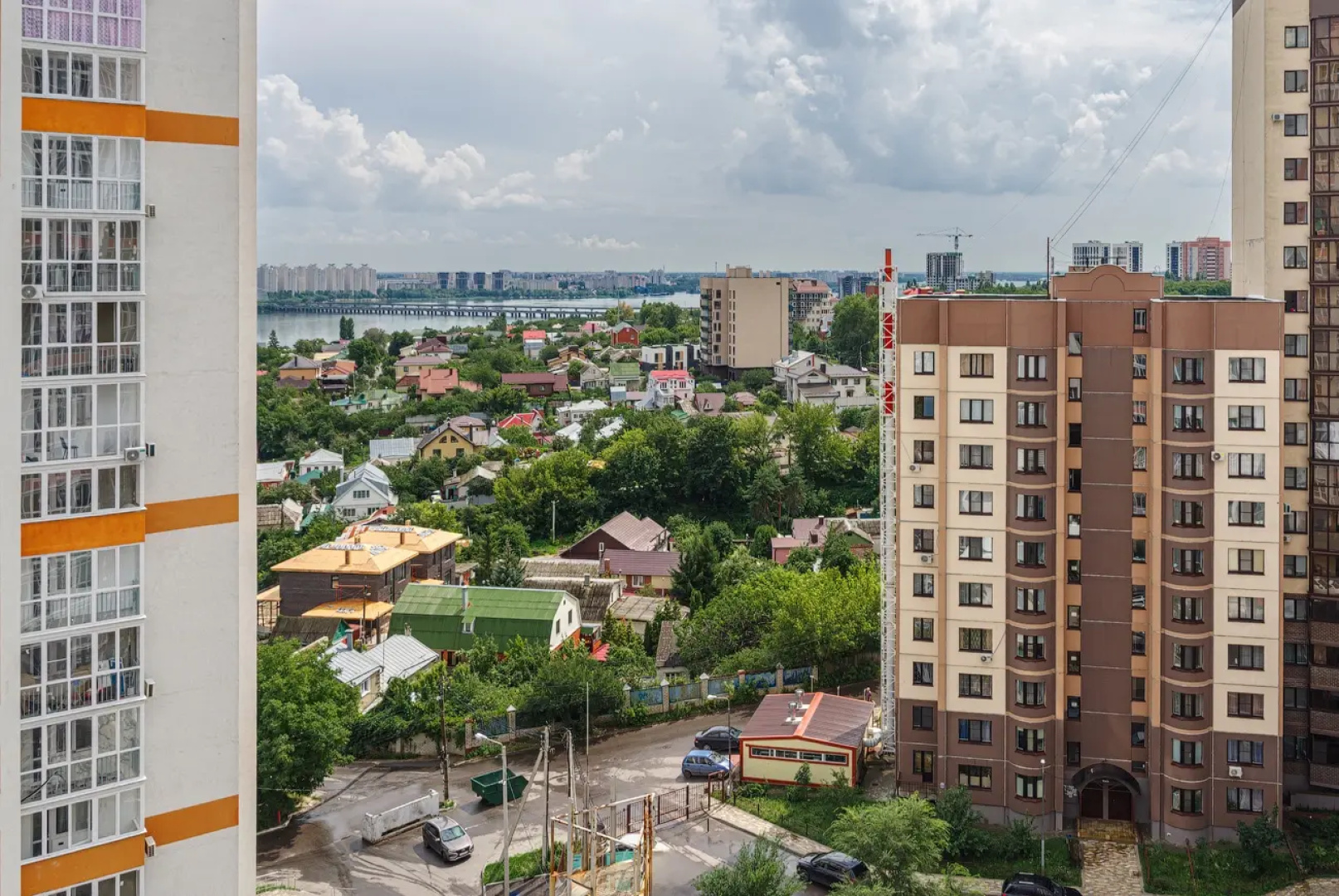 Апартаменты VEROM  с видовым балконом рядом с ВГАУ