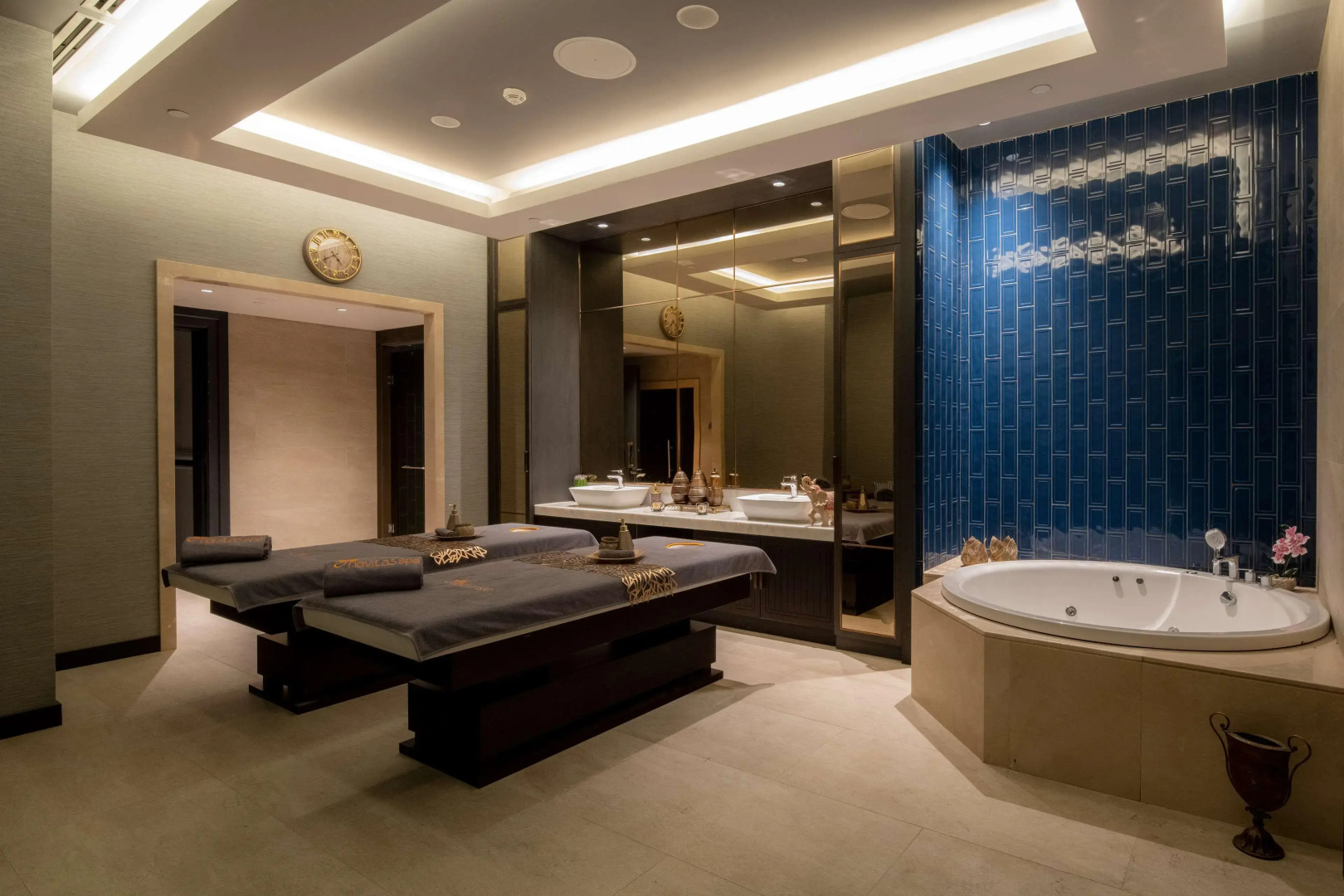 Отель Centro Westside by Rotana