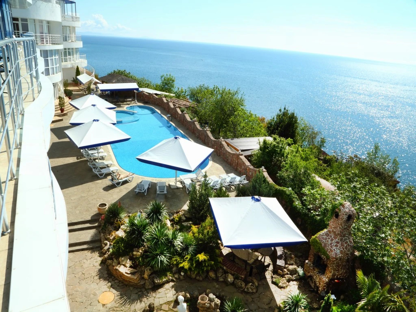 Отель Мажестик