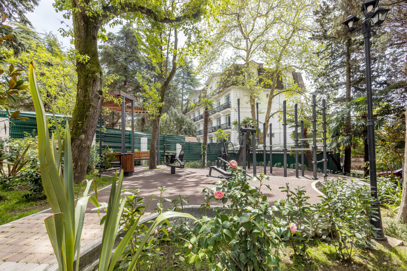 Апартаменты ApartAmore Покровский Парк улучшенный с Видом на Парк