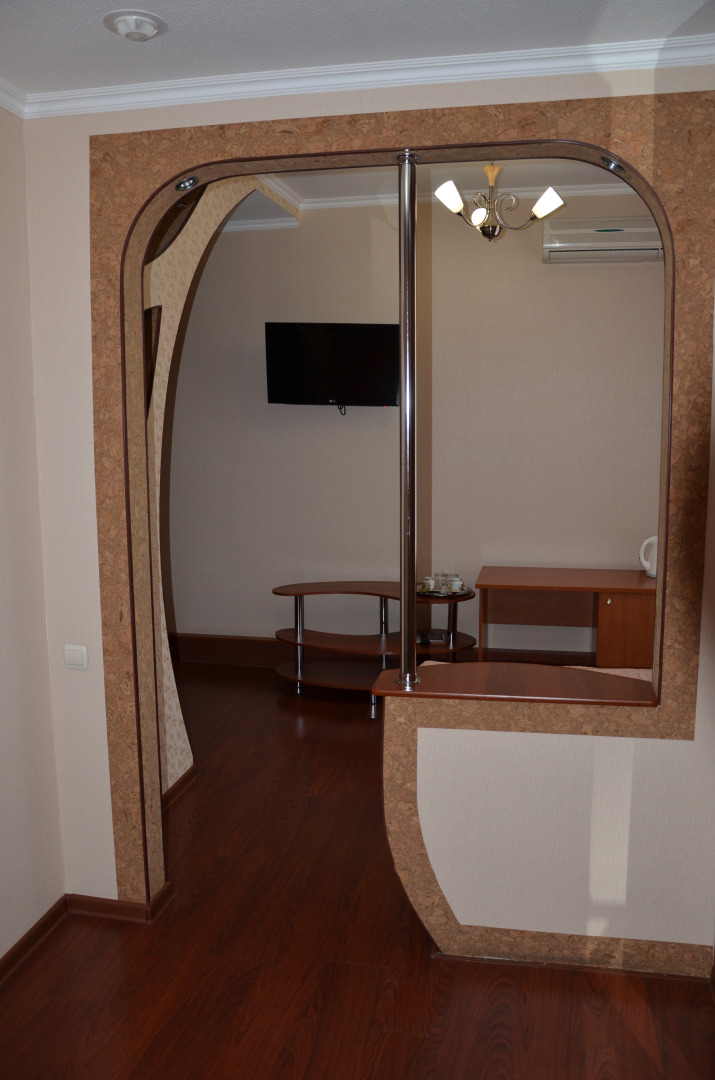 Отель Академия