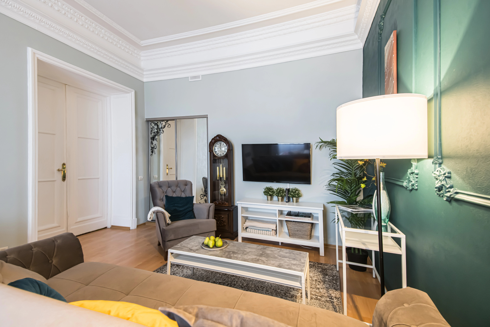Квартира GM Apartments в Сталинской высотке