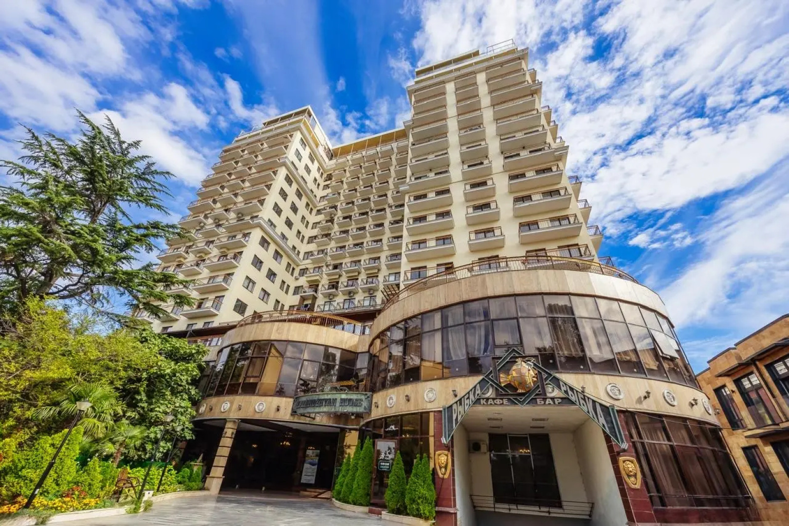 Квартира трёхкомнатная с прямым видом на море