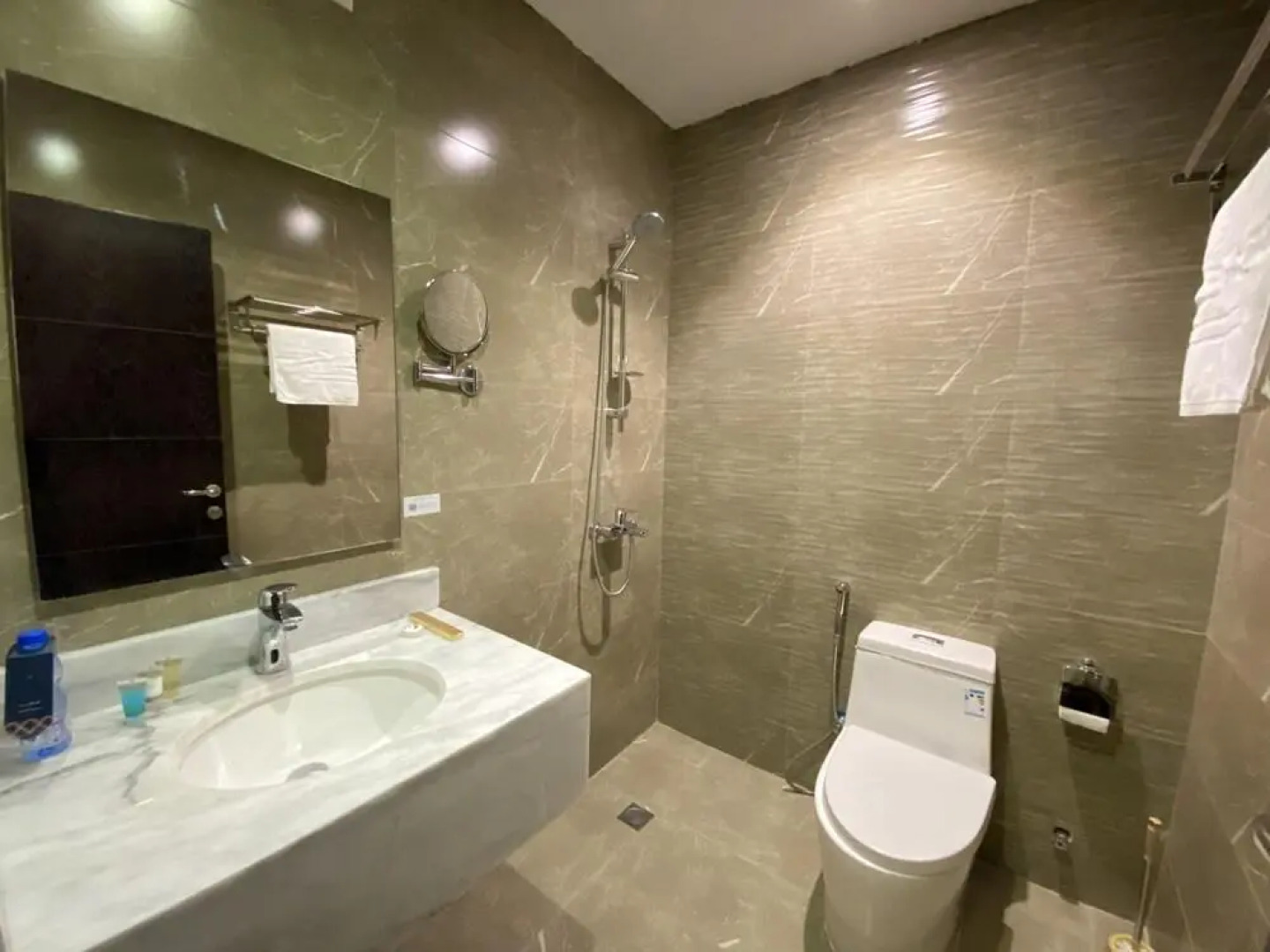 Отель Triple Tree