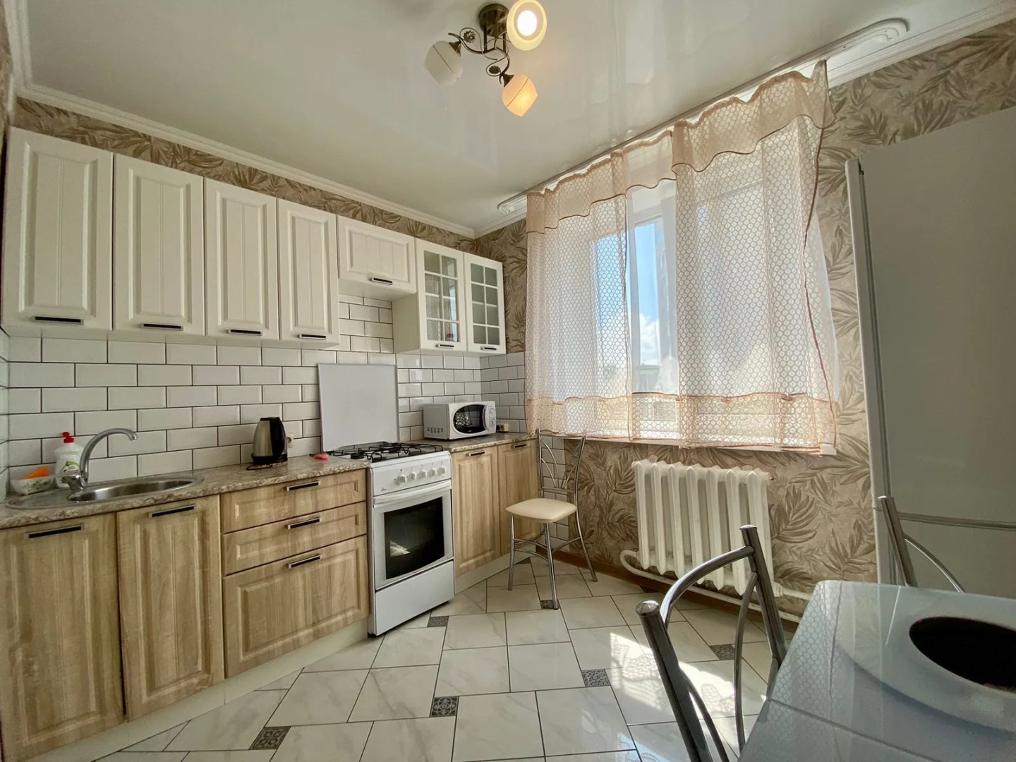 Квартира  уютная двухкомнатная в центре города.