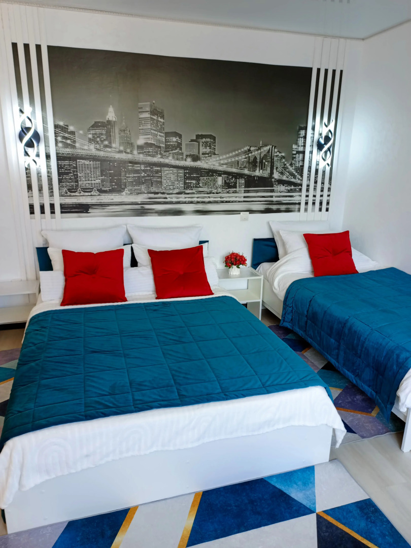 Апартаменты Уютные в высотке на Университетском Lion Apart