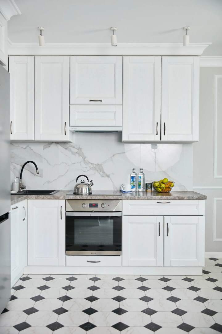 Апартаменты Luma White #2 в центре города с красивым видом на балконе