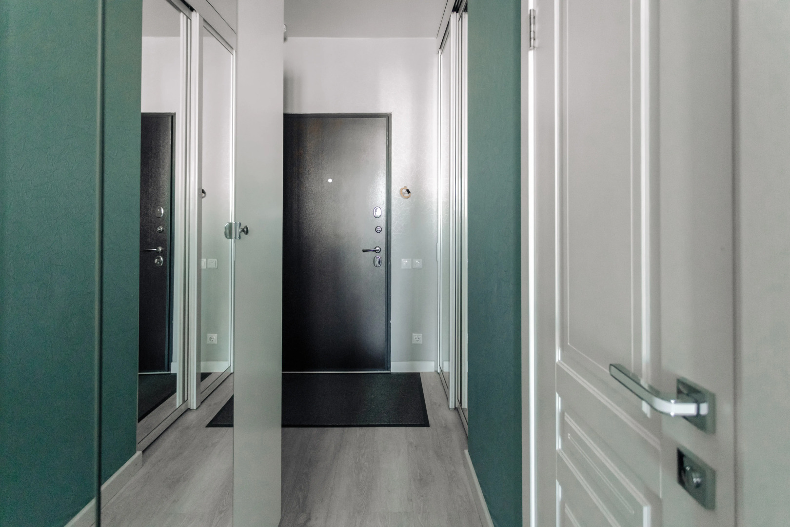 Апартаменты Lalapart Marengo с панорамным видом на 35 этаже небоскреба Савеловский Сити