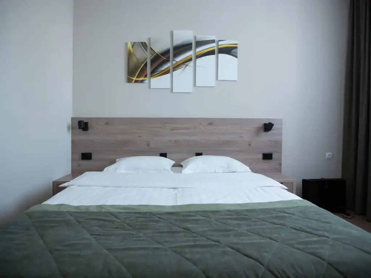 Отель Золотой Дракон