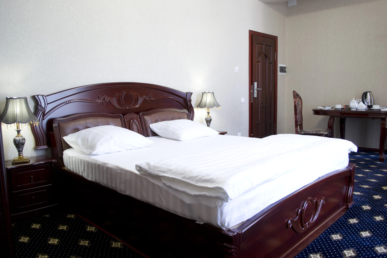 Отель Bokhtariyon