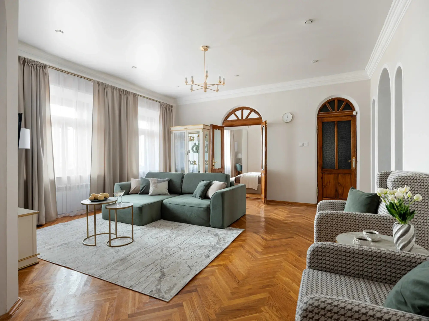 Квартира GM Apartments Новая и тихая Трехкомнатная на Тверской