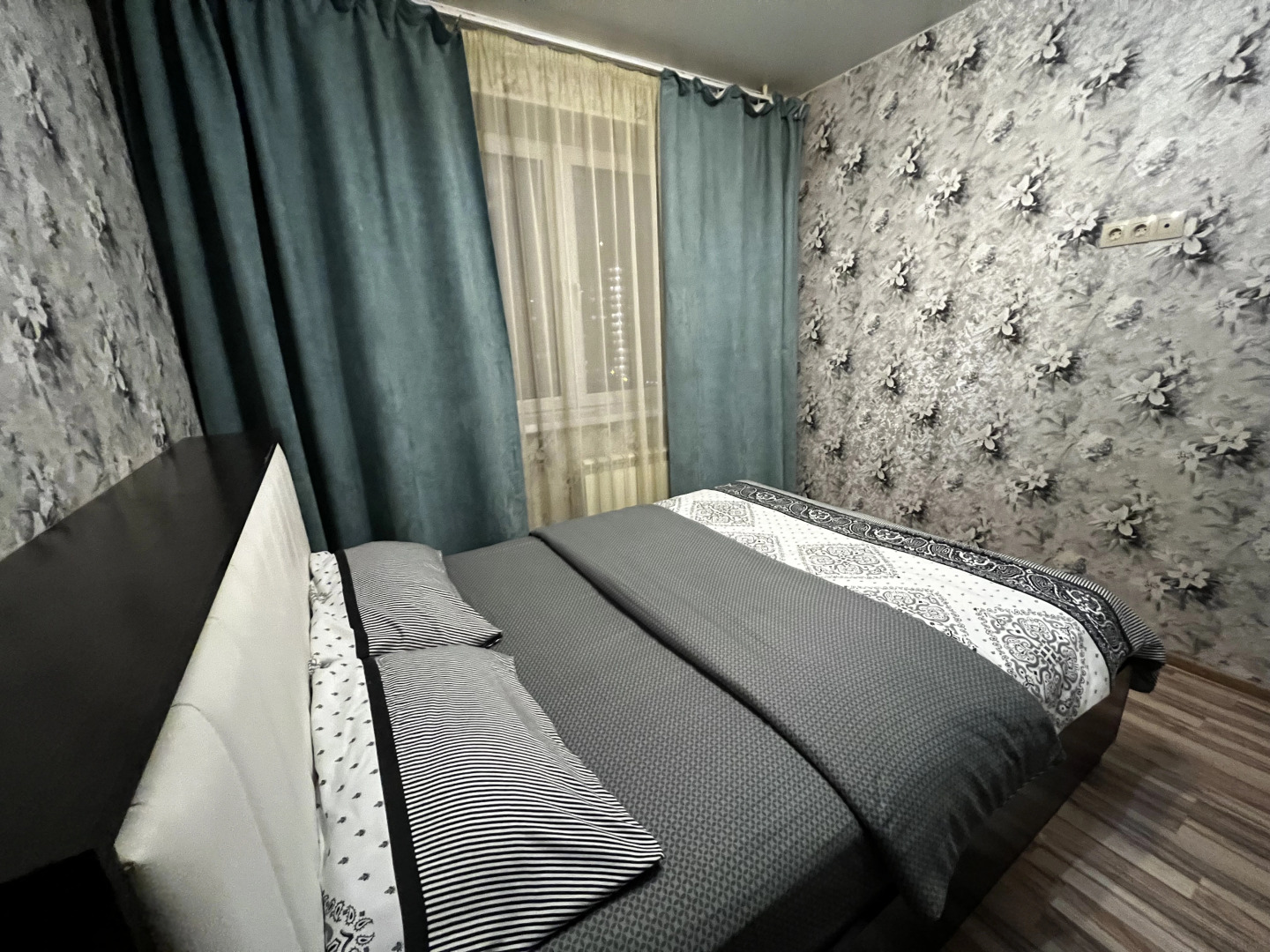 Квартира AlexHome РП Свердловский Строителей 6