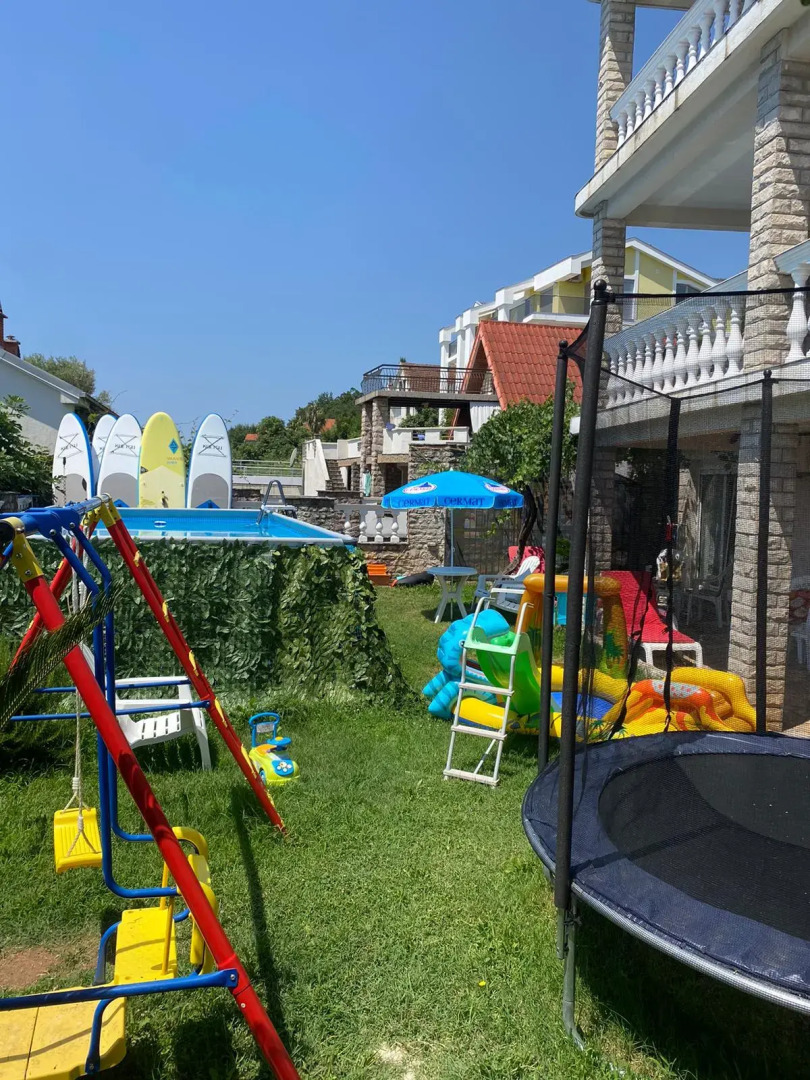 Апарт-отель Family House with pool & sea view