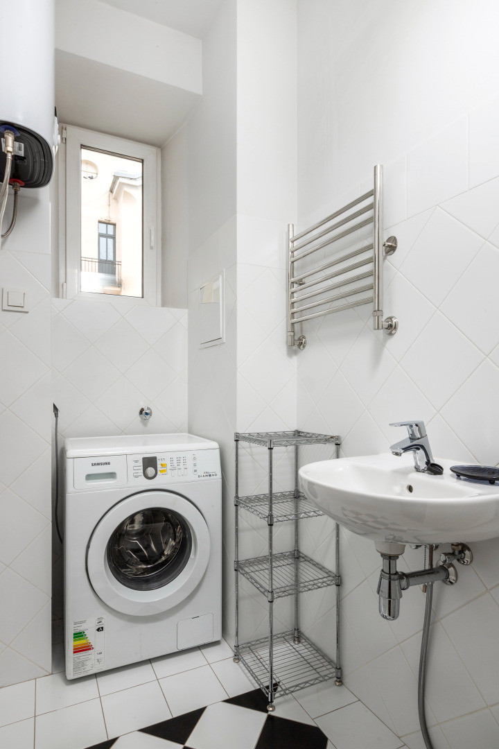 Апартаменты 4-комнатные HomeApart К.Маркса, 30