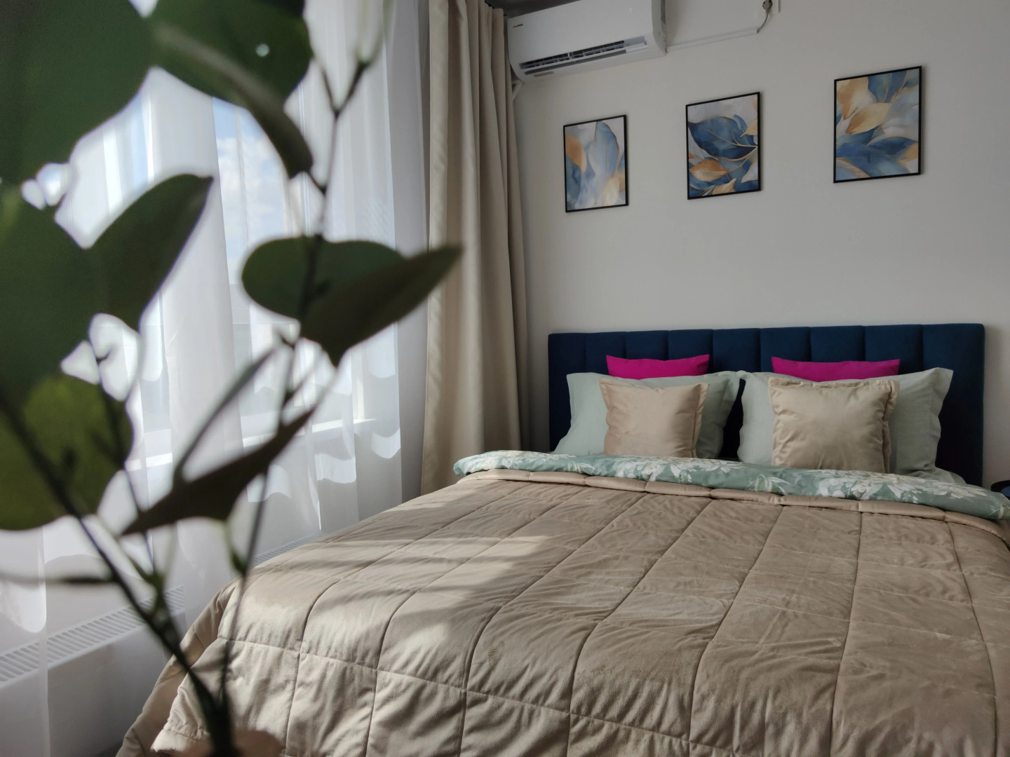 Квартира Современная Студия с большой кроватью и кондиционером