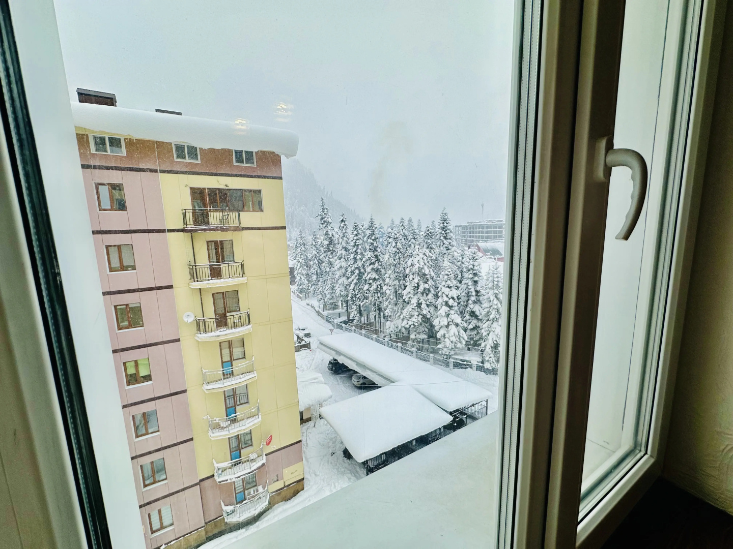 Квартира на Аланской, 25 "Трехкомнатные"