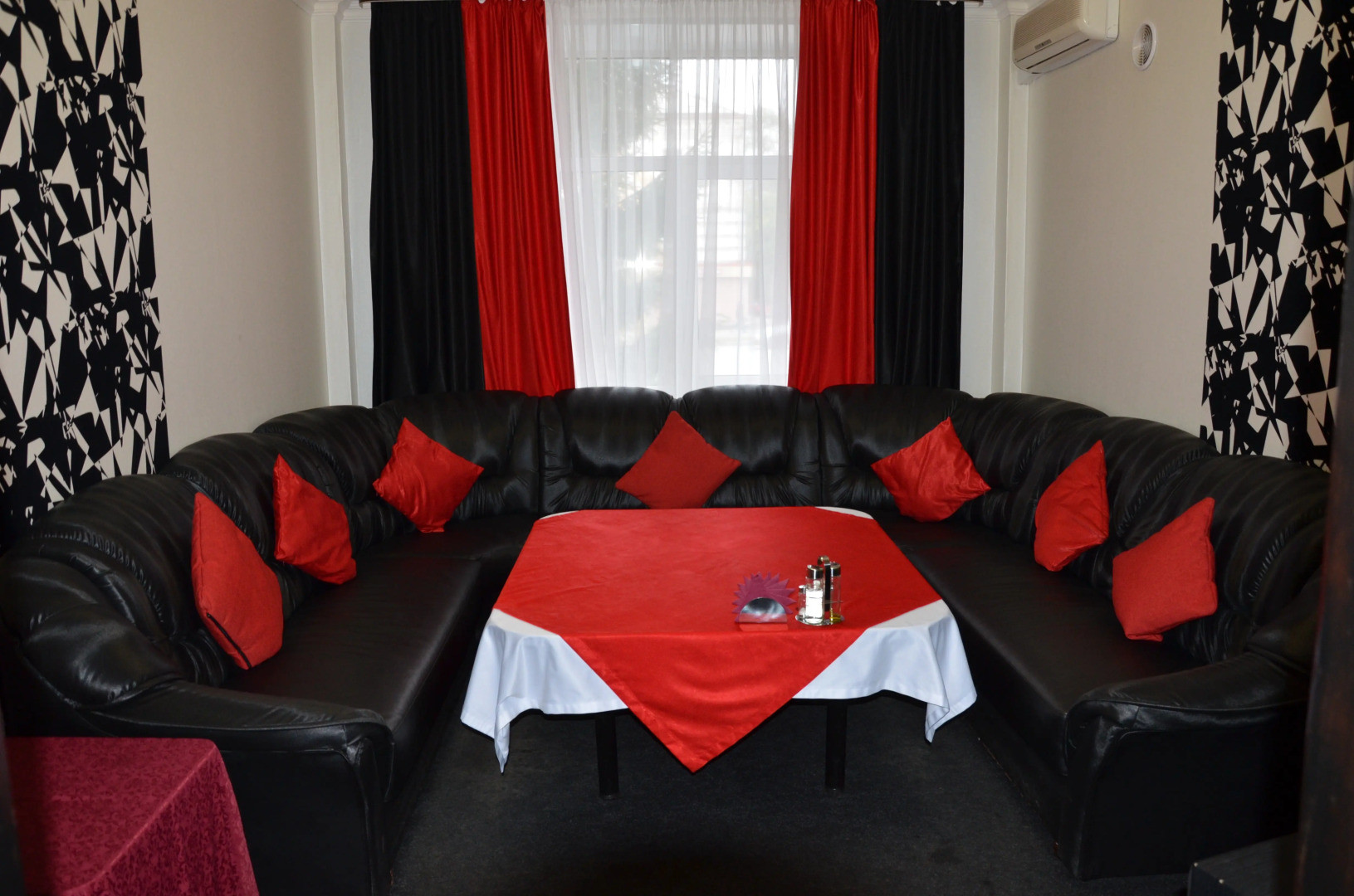 Отель Академия