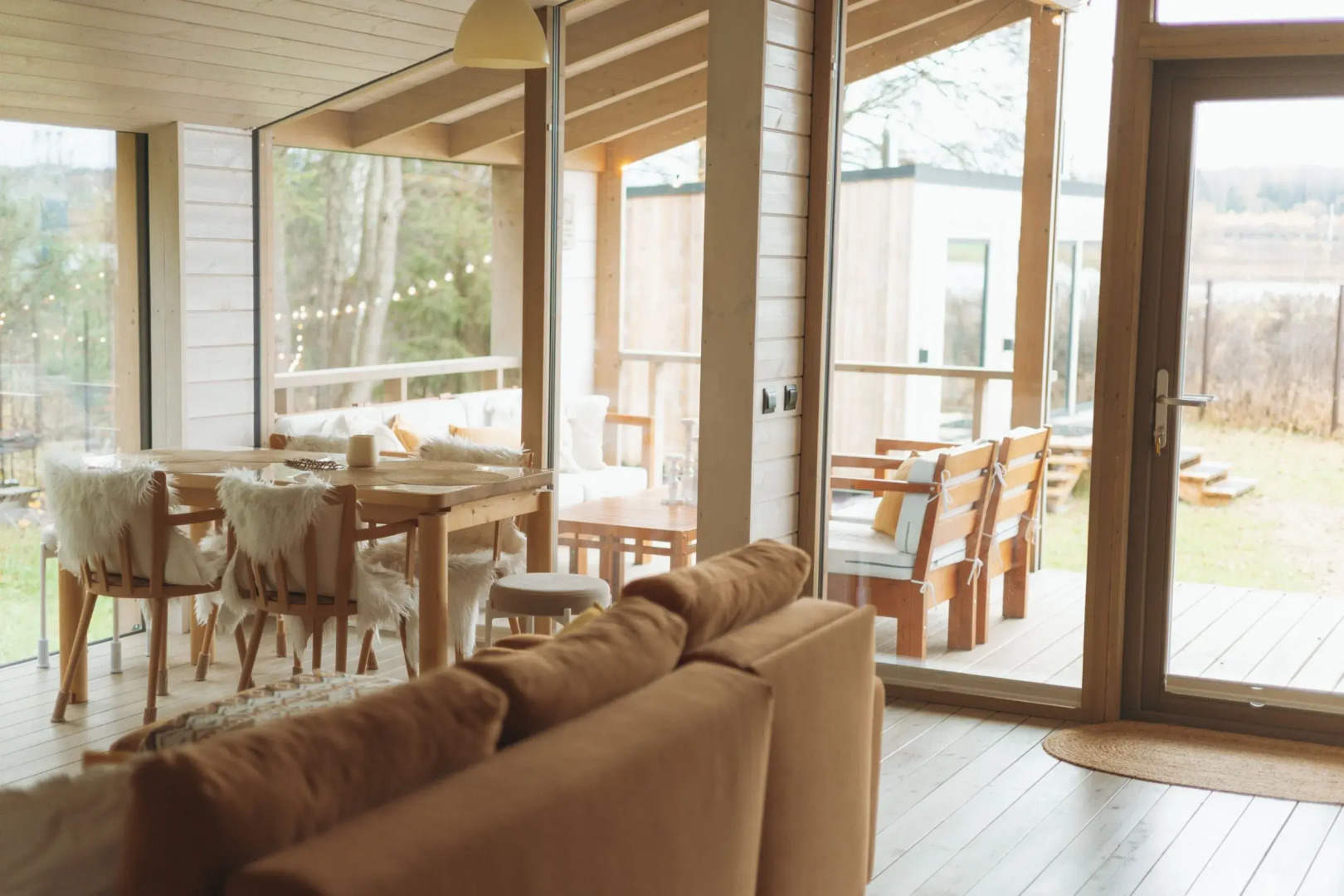 Частный дом с баней и чаном у воды и леса