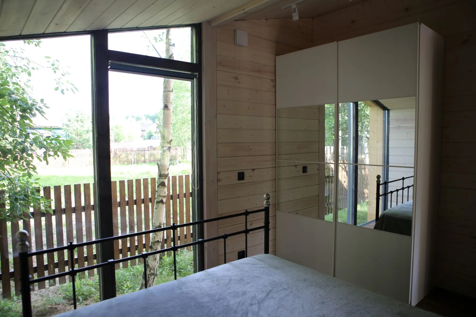 Частный дом Iris House