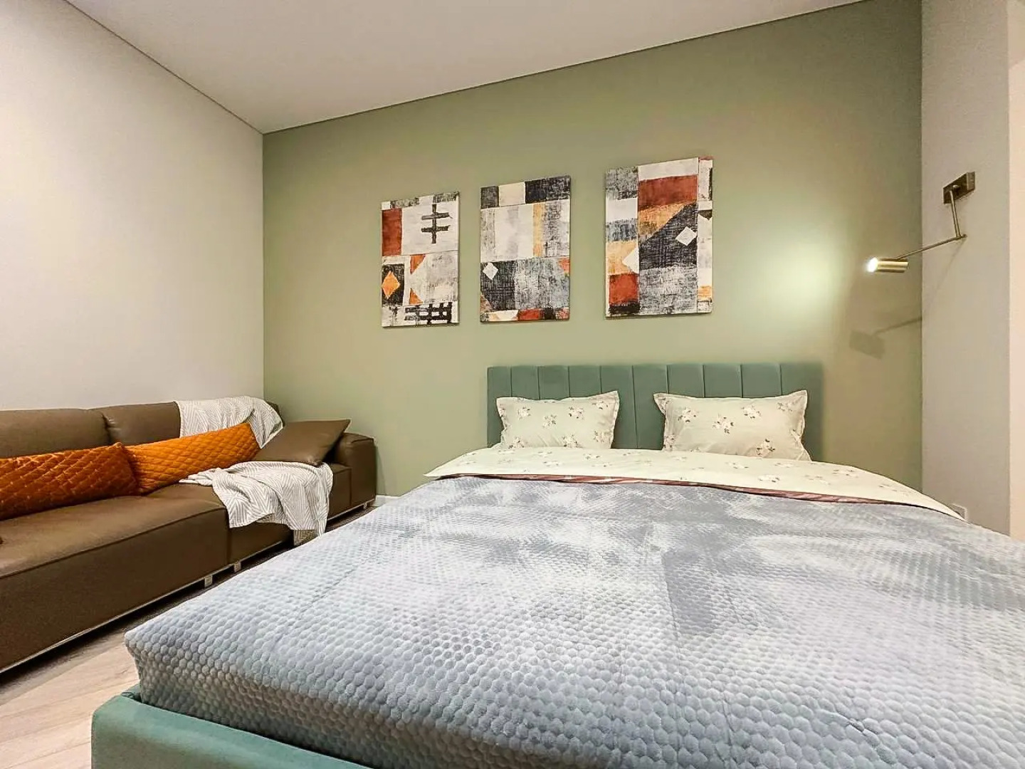 Квартира Лучшие Апартаменты Алматы Напротив ТРЦ Мега Алматы 100