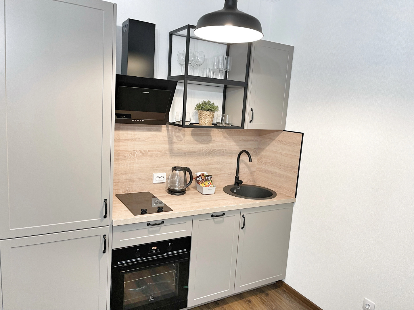 Квартира Loft Studio on Komendantskiy