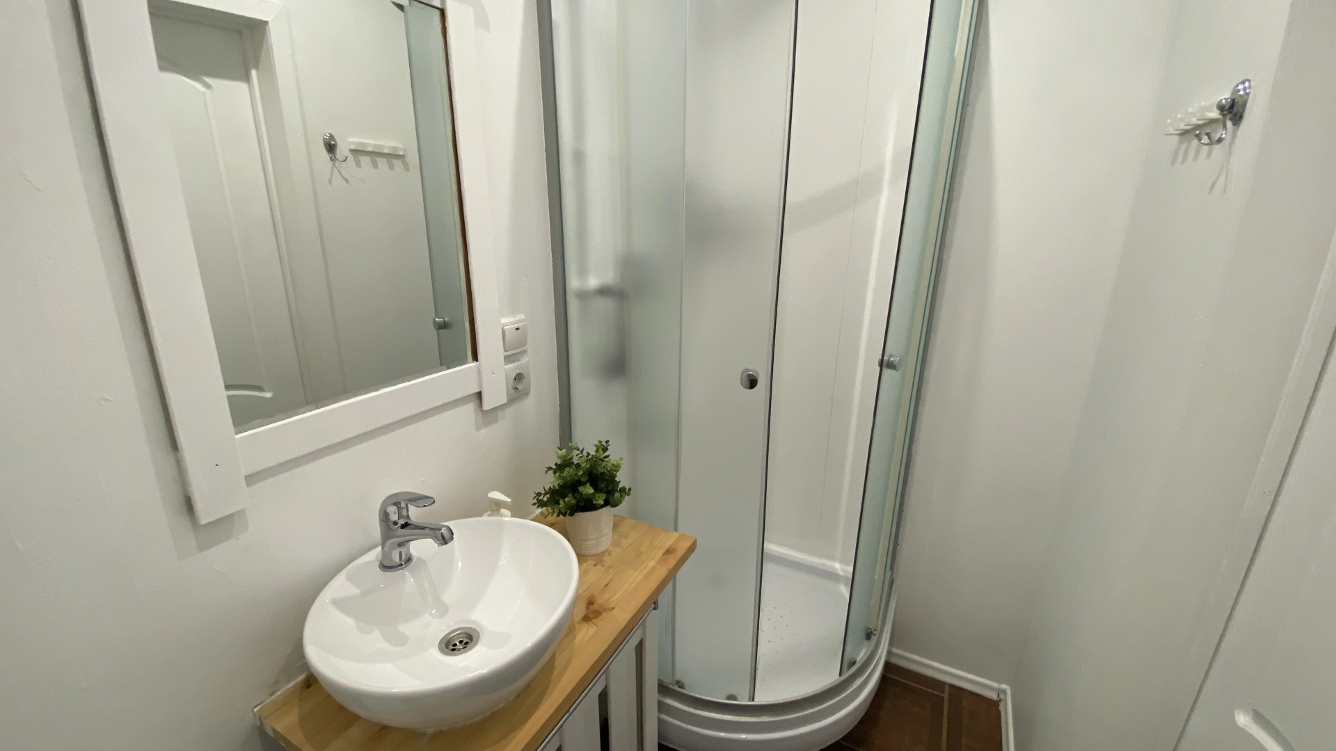 Апартаменты Серебрянический 15