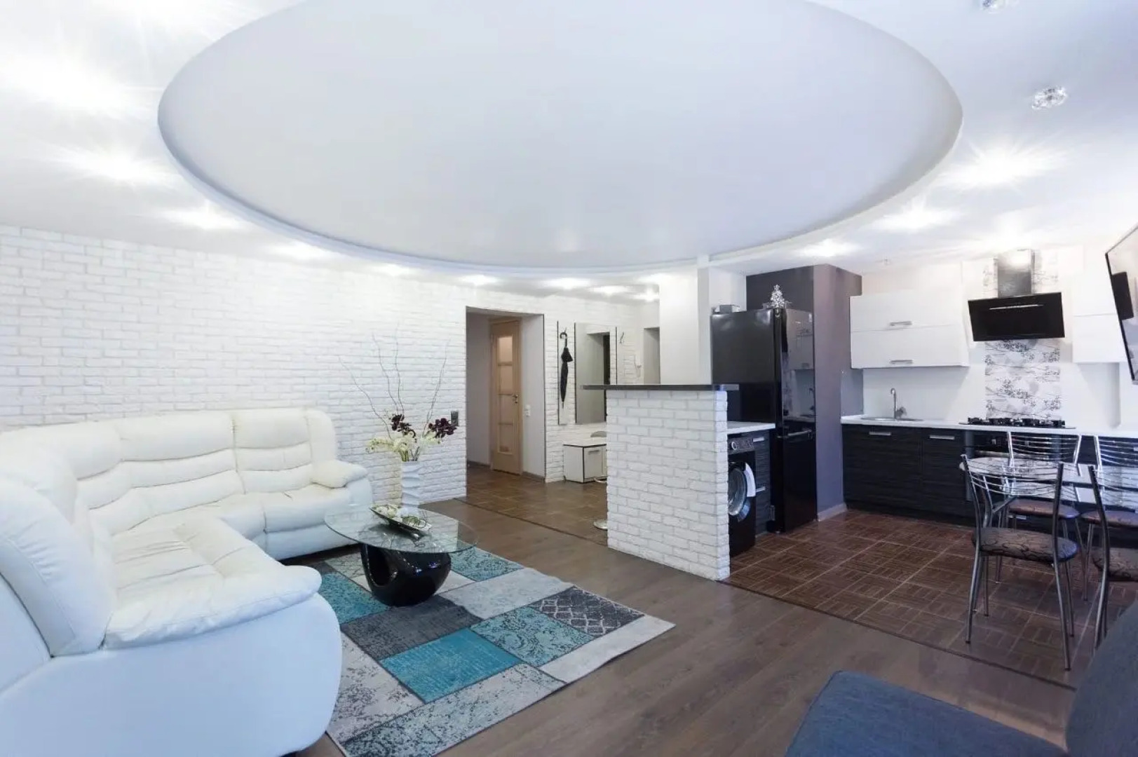 3-комн. апарты в самом центре города на проспект. Победителей 1