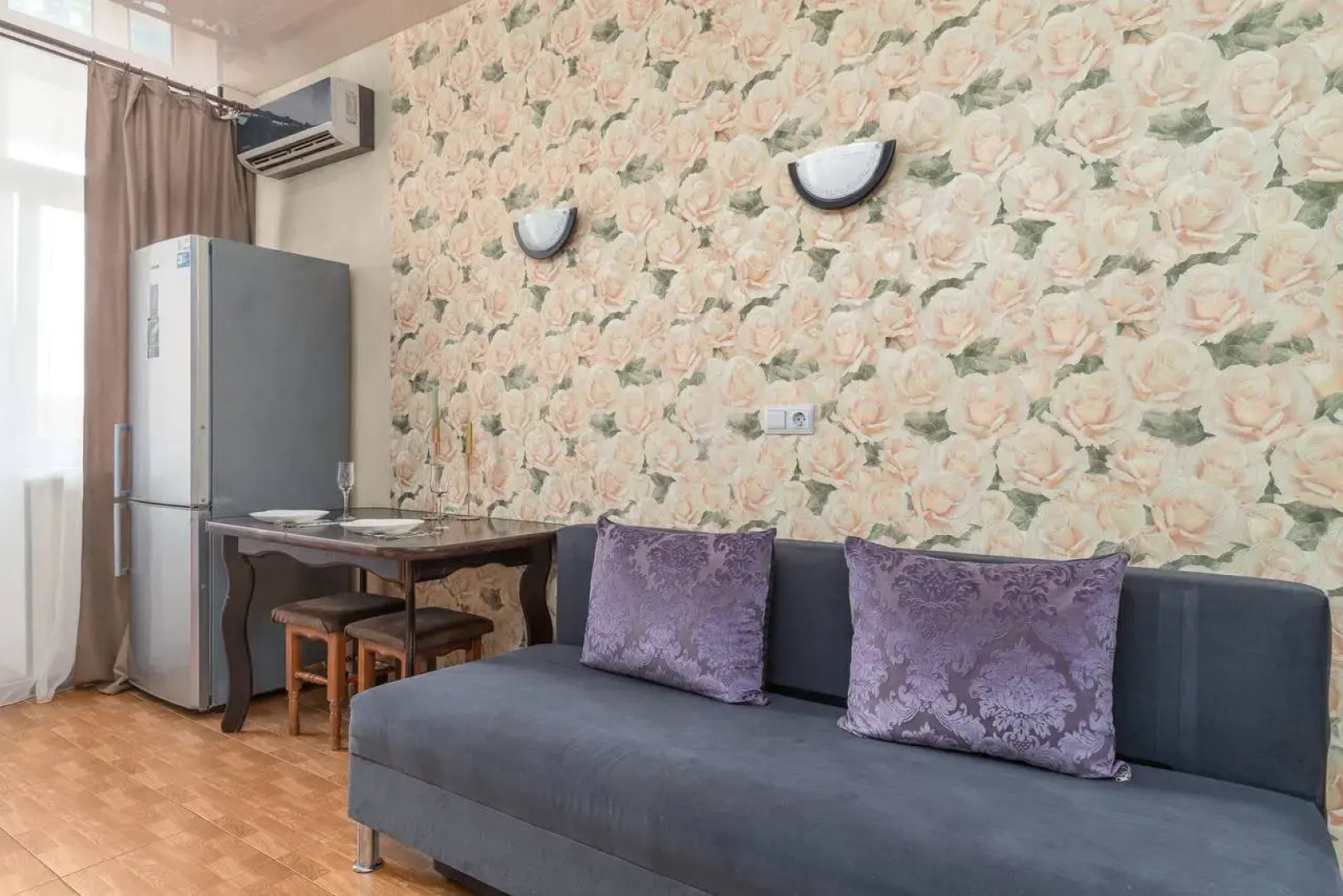 Апартаменты на 8 этаже на Восточно Кругликовской