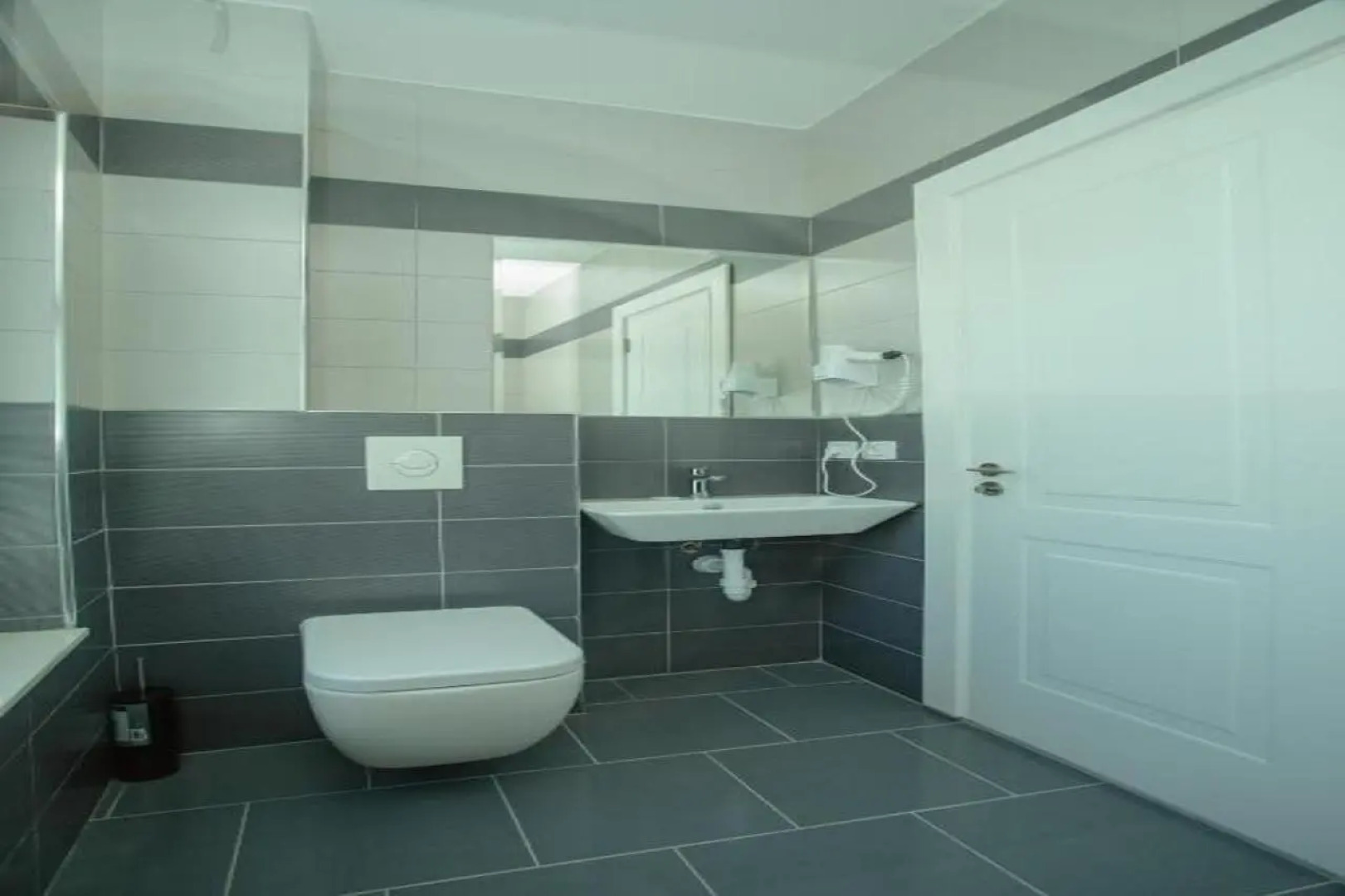 Отель Kompleksi Exalco Al