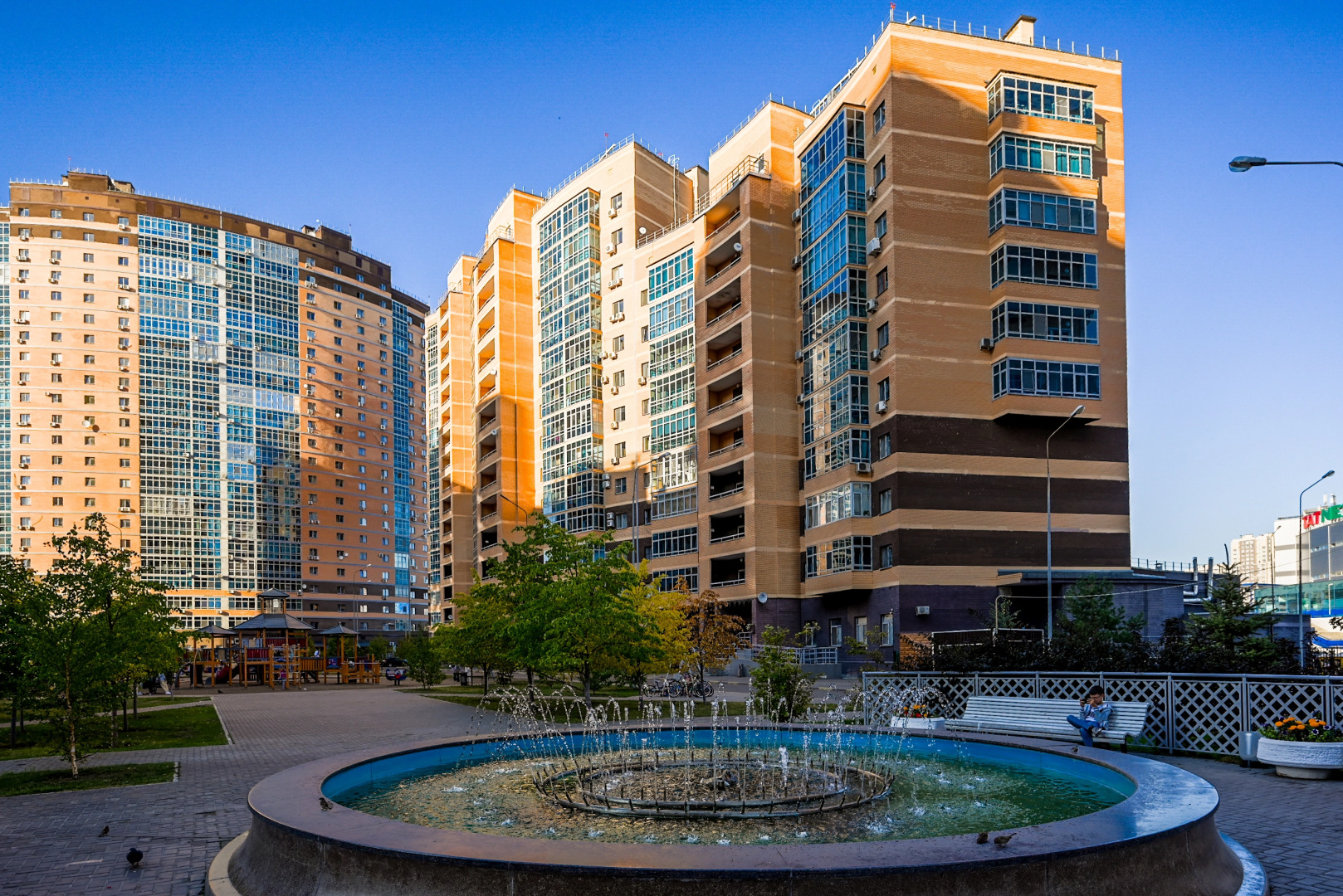 Апартаменты трехкоменатные Happy Orient возле Аквапарка и Татнефть Арена