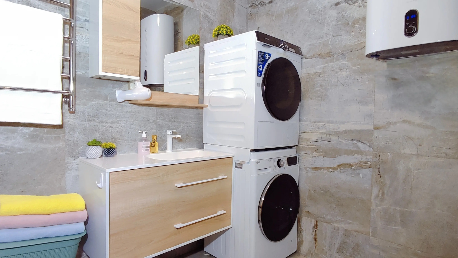 Апартаменты Шикарные В центре с видом на Золотой мост и Русский мост