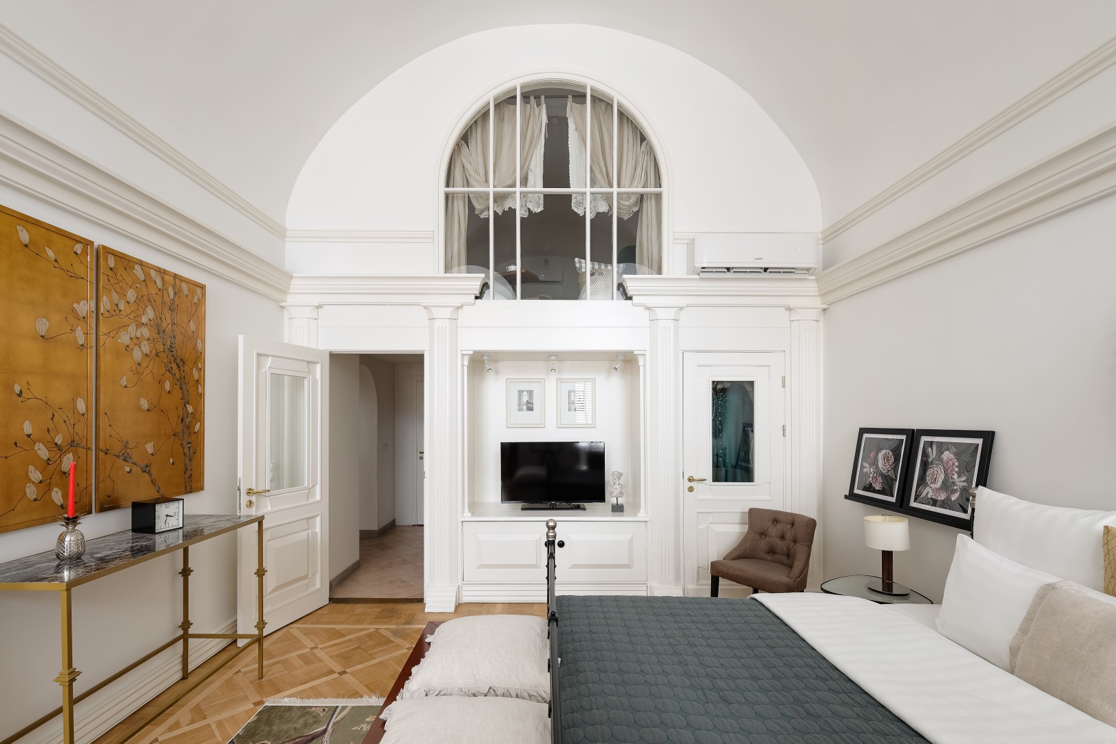 Апартаменты Minin Apartments двухуровневые с видом на Собор 160 кв.м.