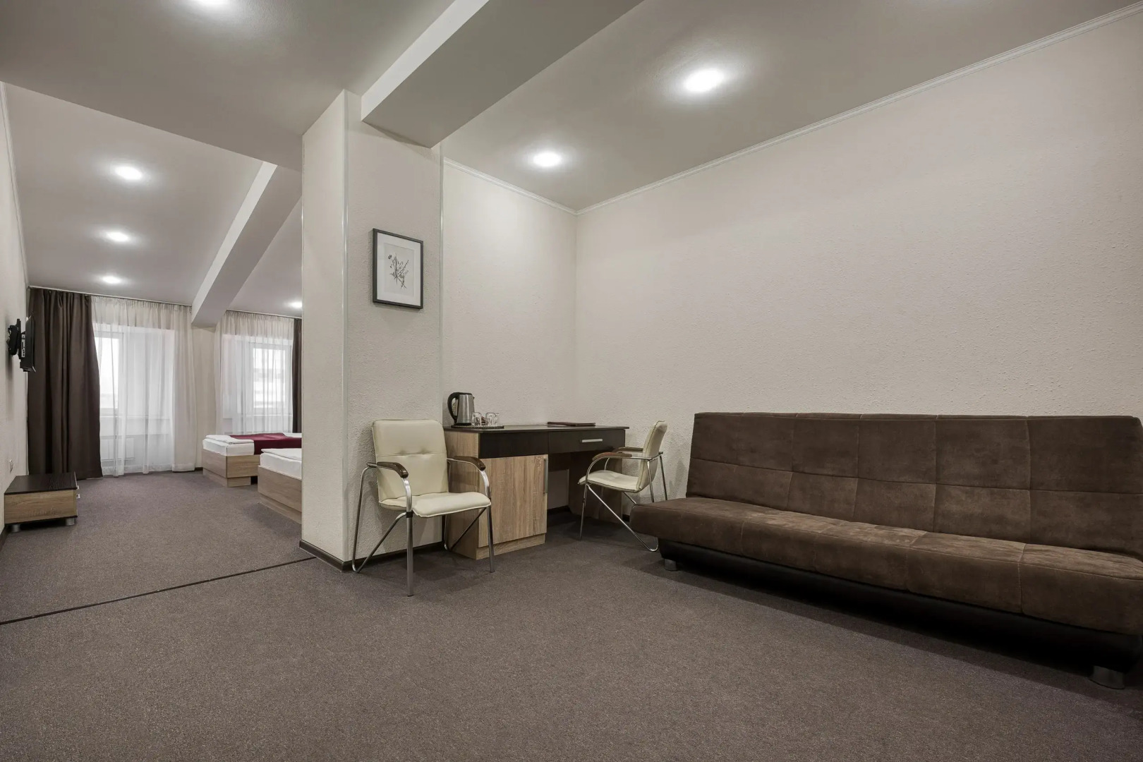 Отель Максим