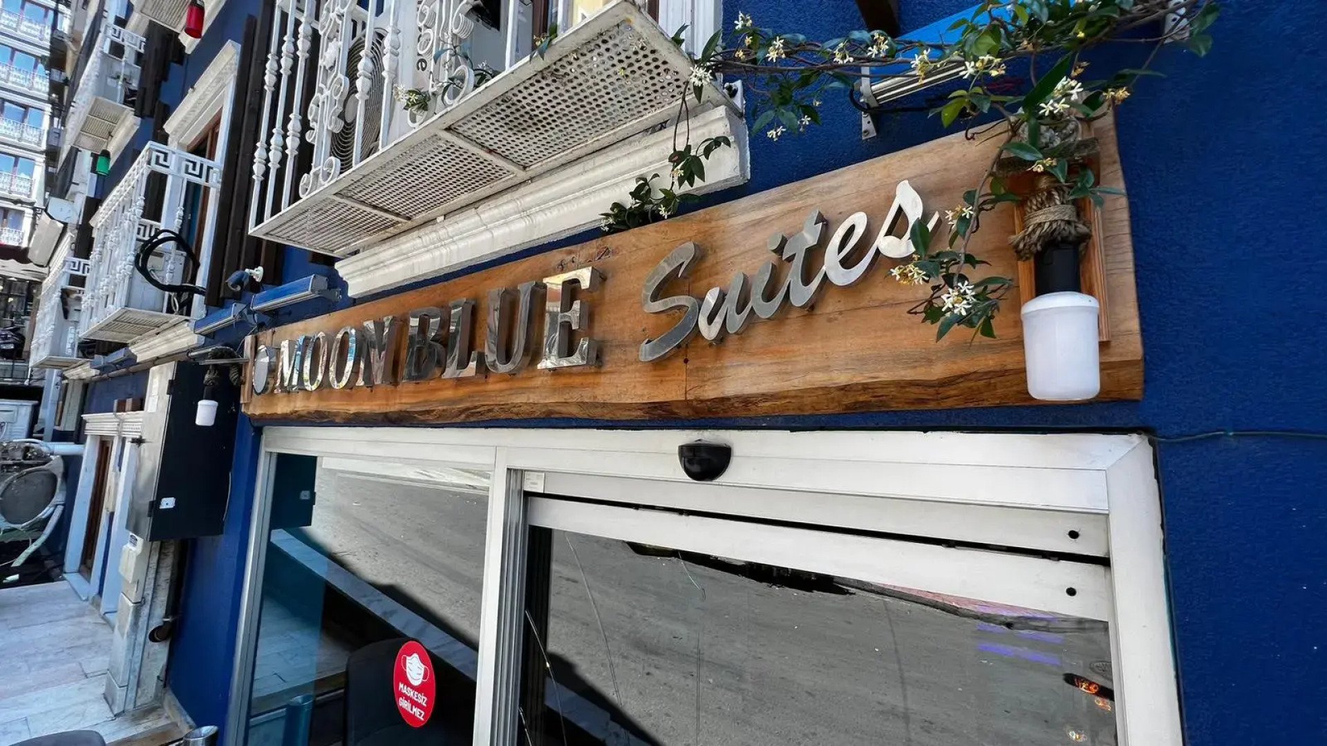 Отель Moon Blue