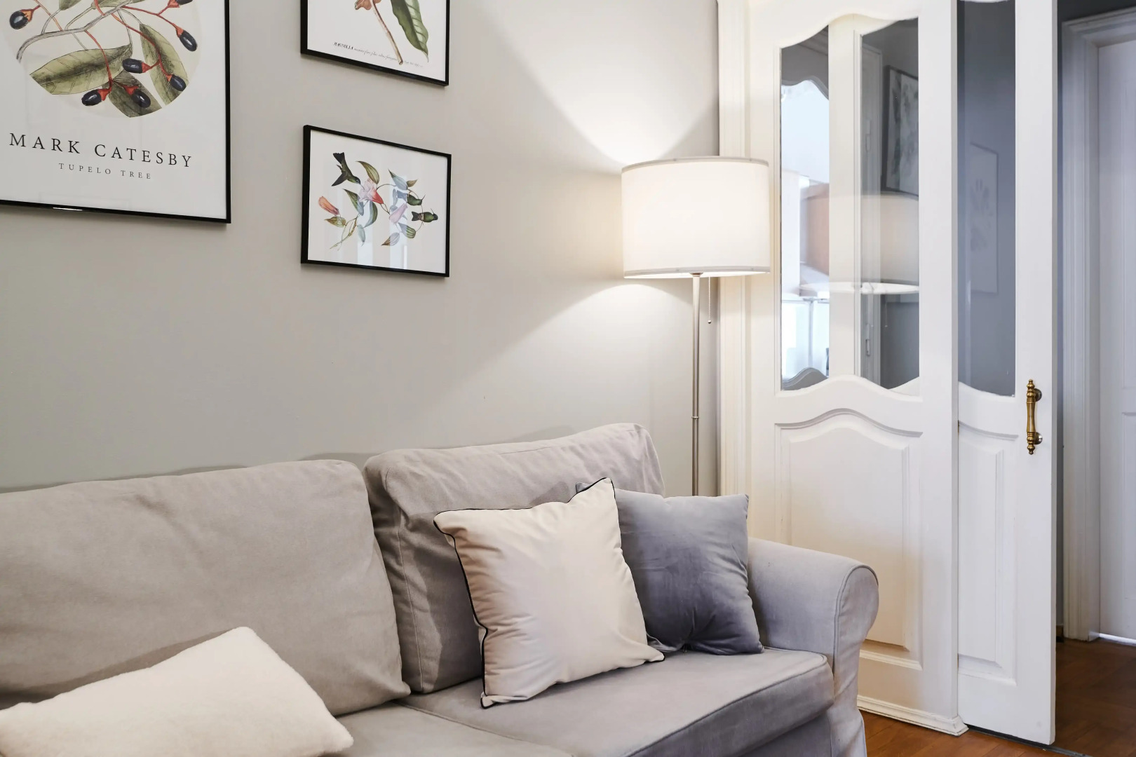 Квартира GM Apartments Шикарная Пятёрка с домашним кинотеатром