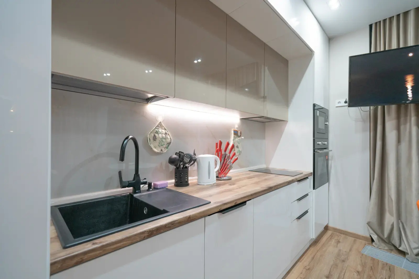 Апартаменты LS-Lux-Orange с прямым видом на море с 14 этажа