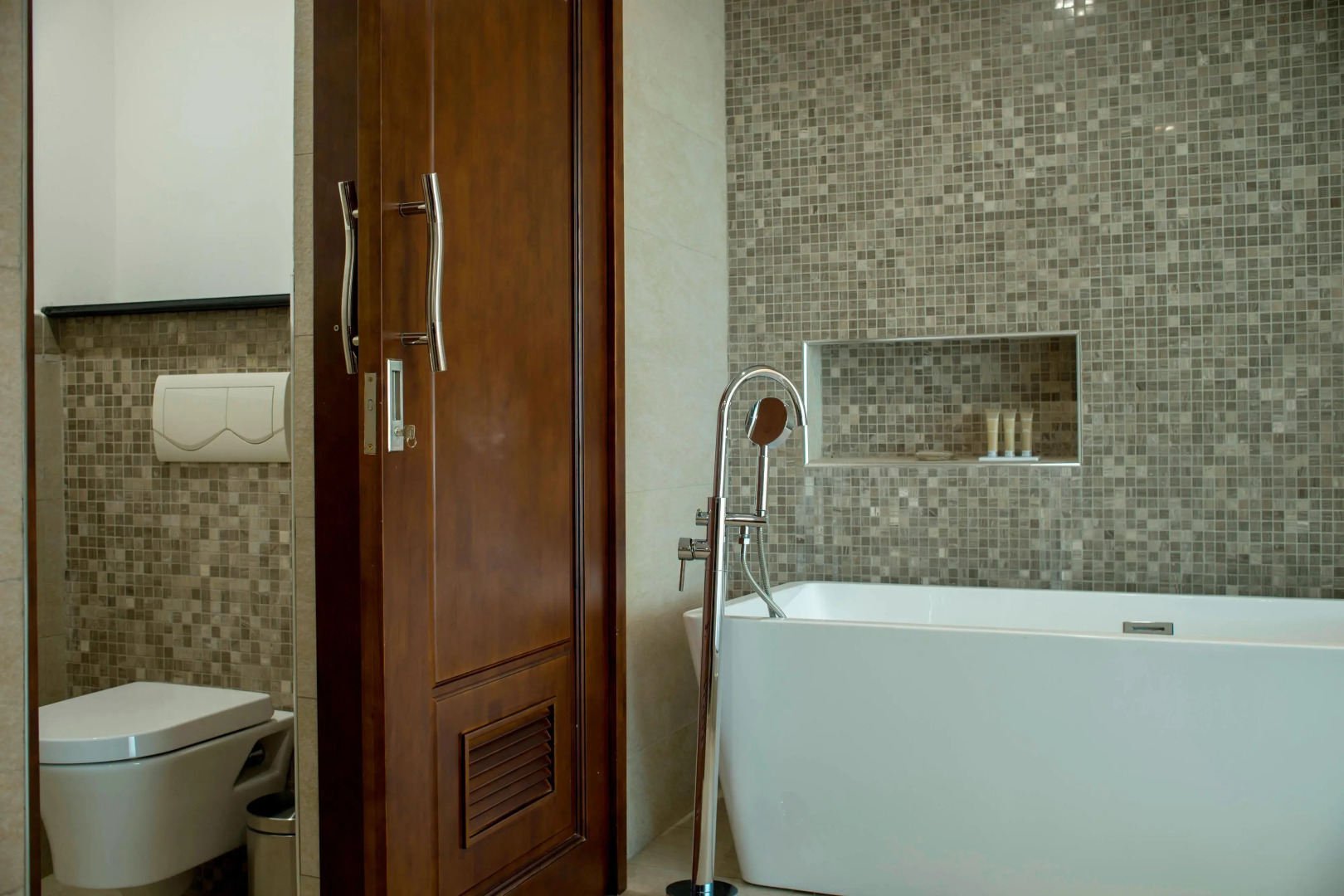 Отель Protea Hotel by Marriott Entebbe